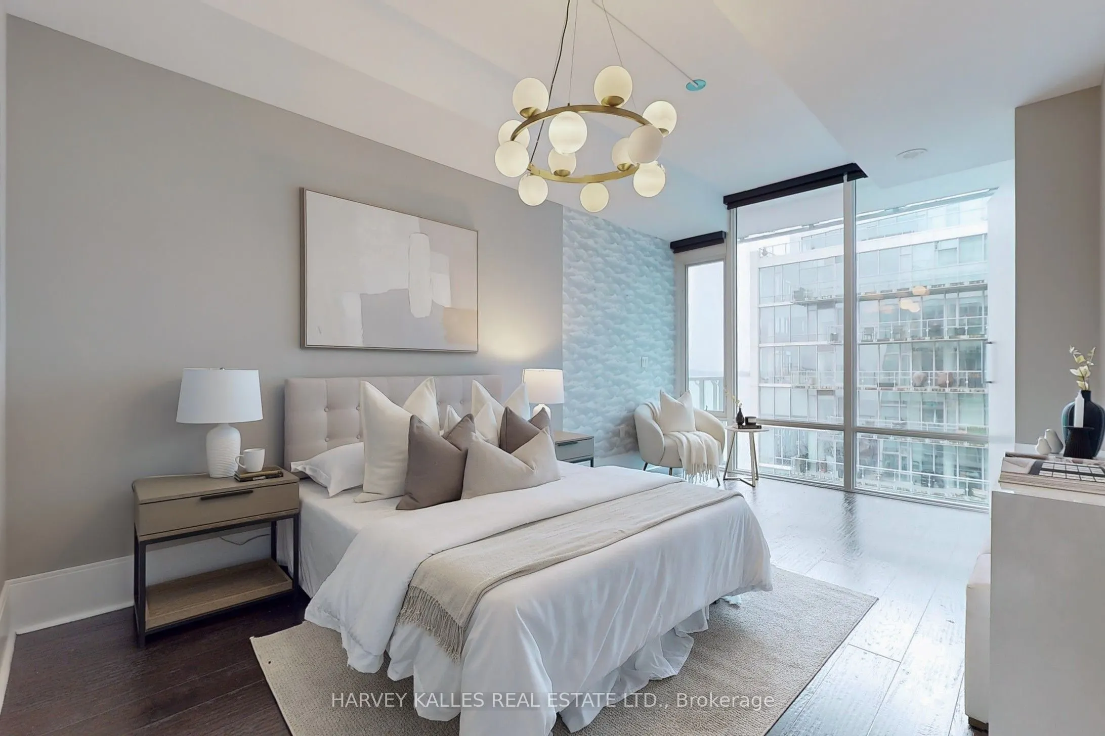 29 Queens Quay E, #813