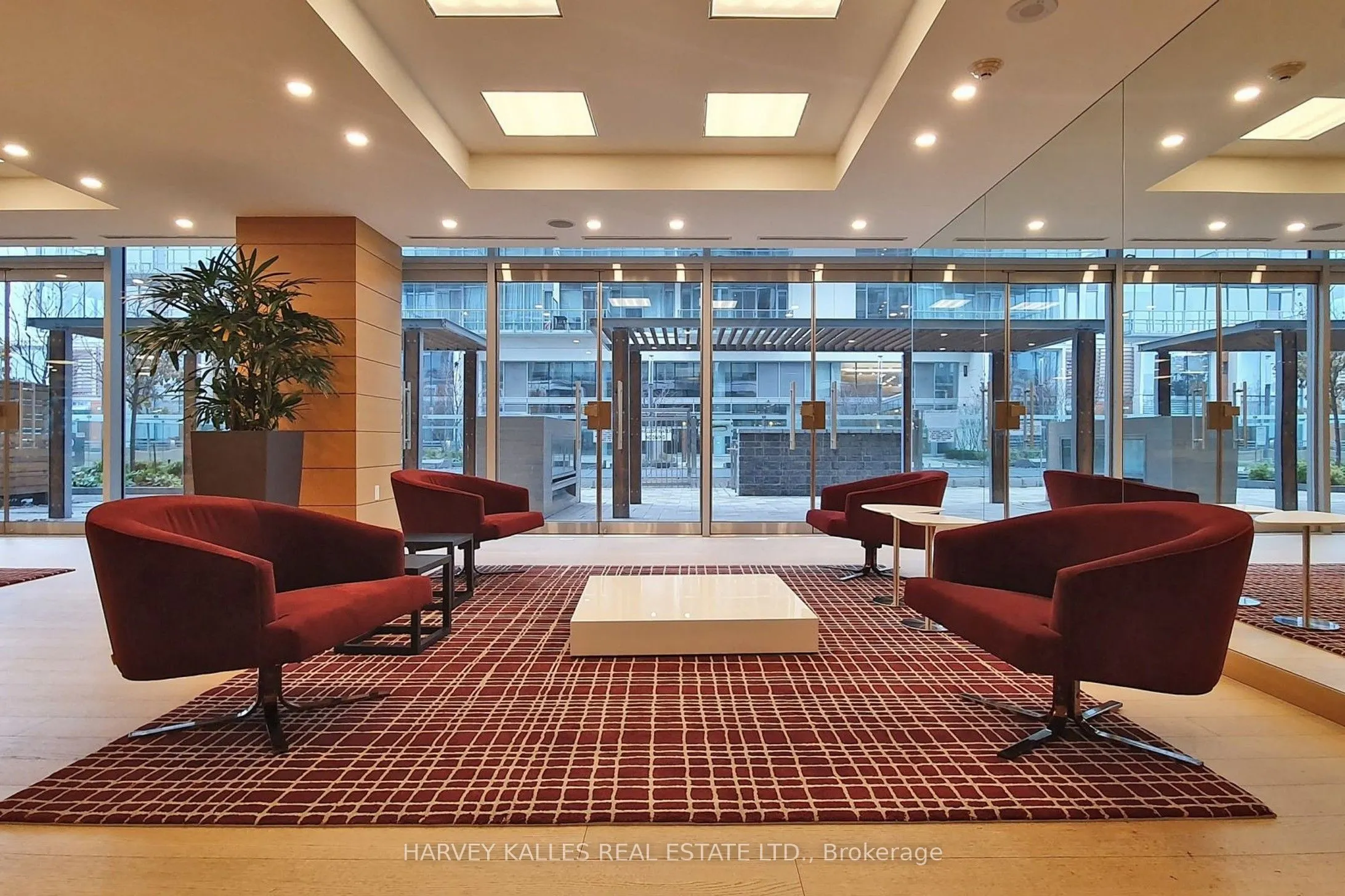 29 Queens Quay E, #813