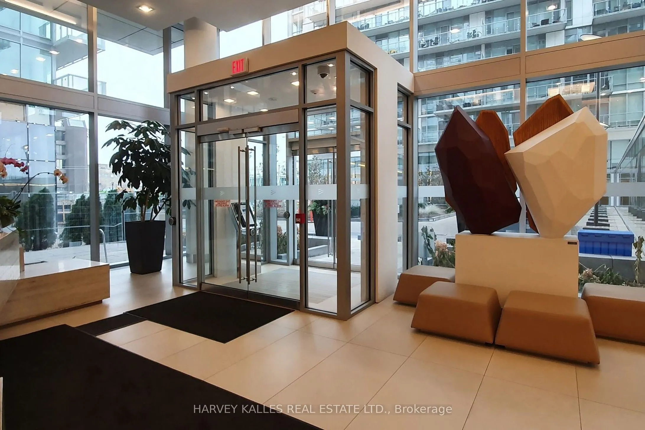 29 Queens Quay E, #813