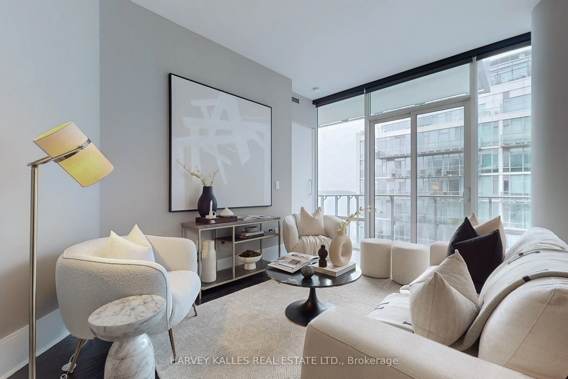 29 Queens Quay E, #813