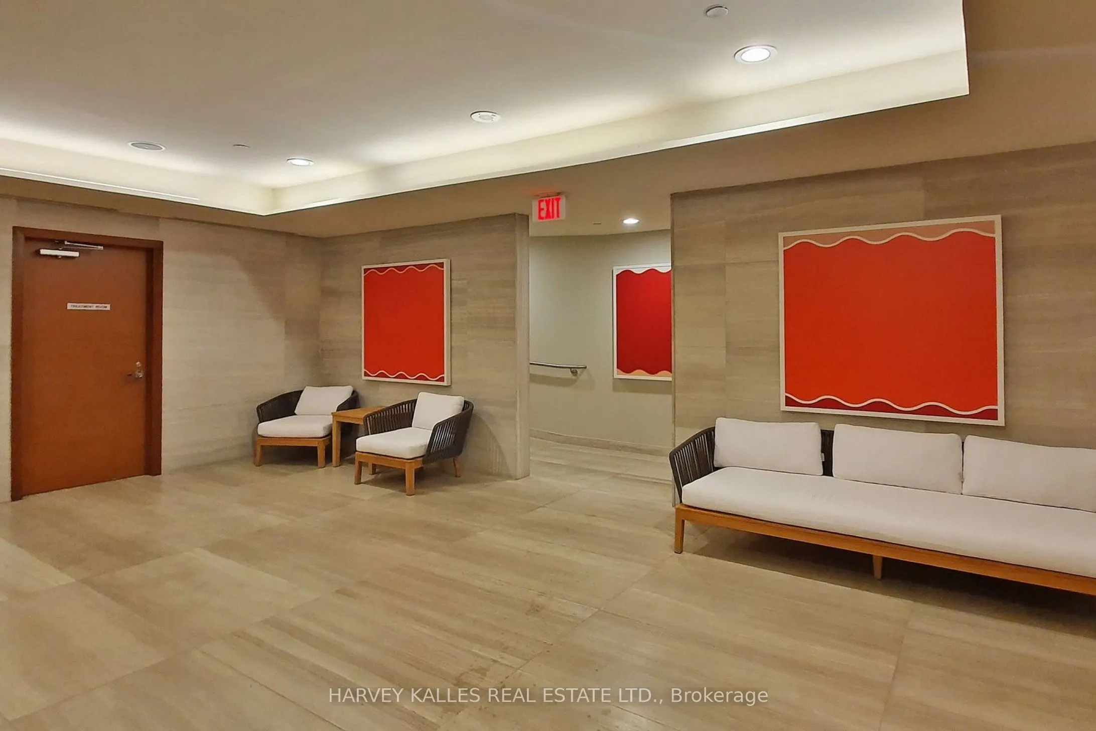 29 Queens Quay E, #813