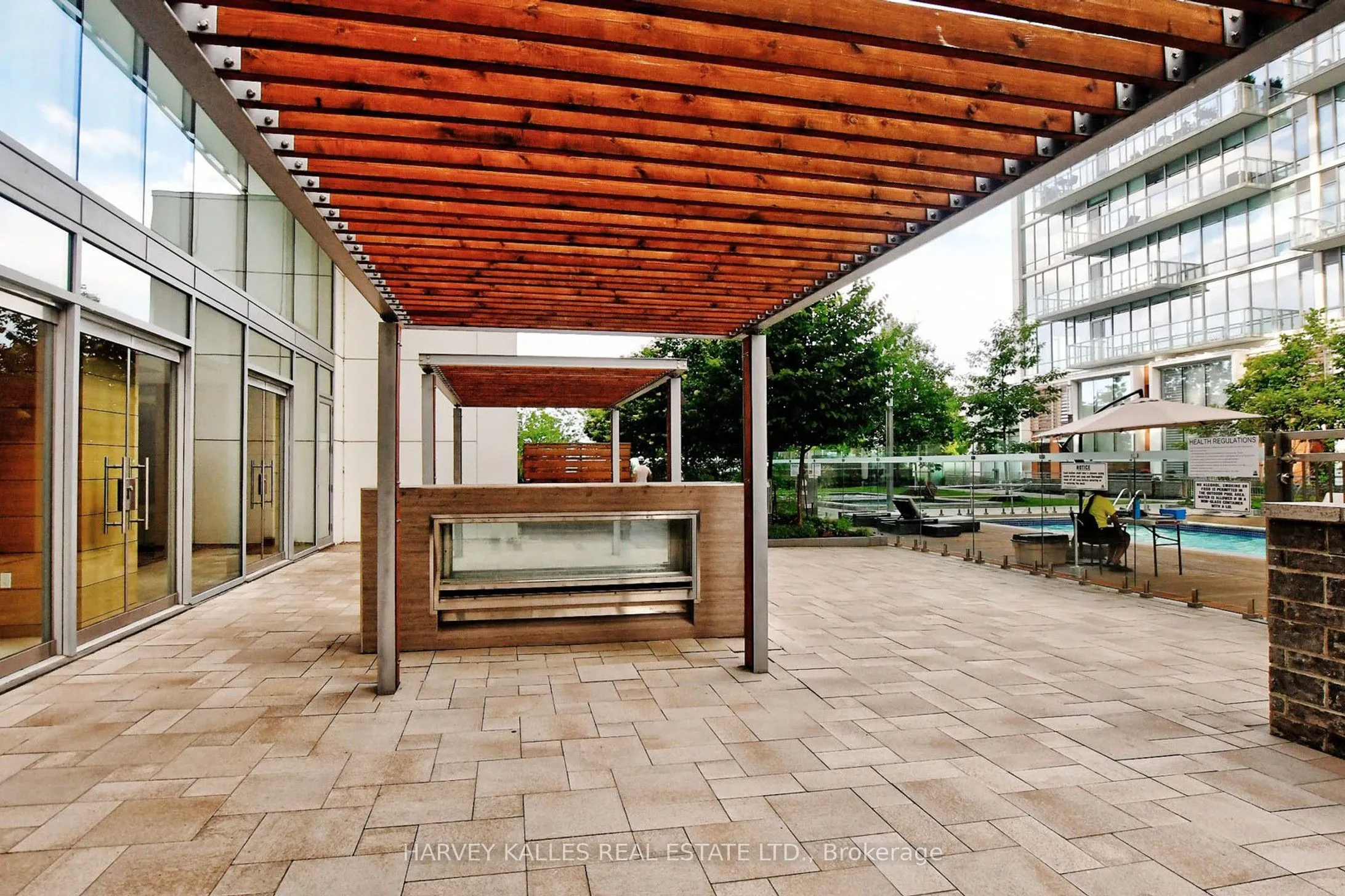29 Queens Quay E, #813