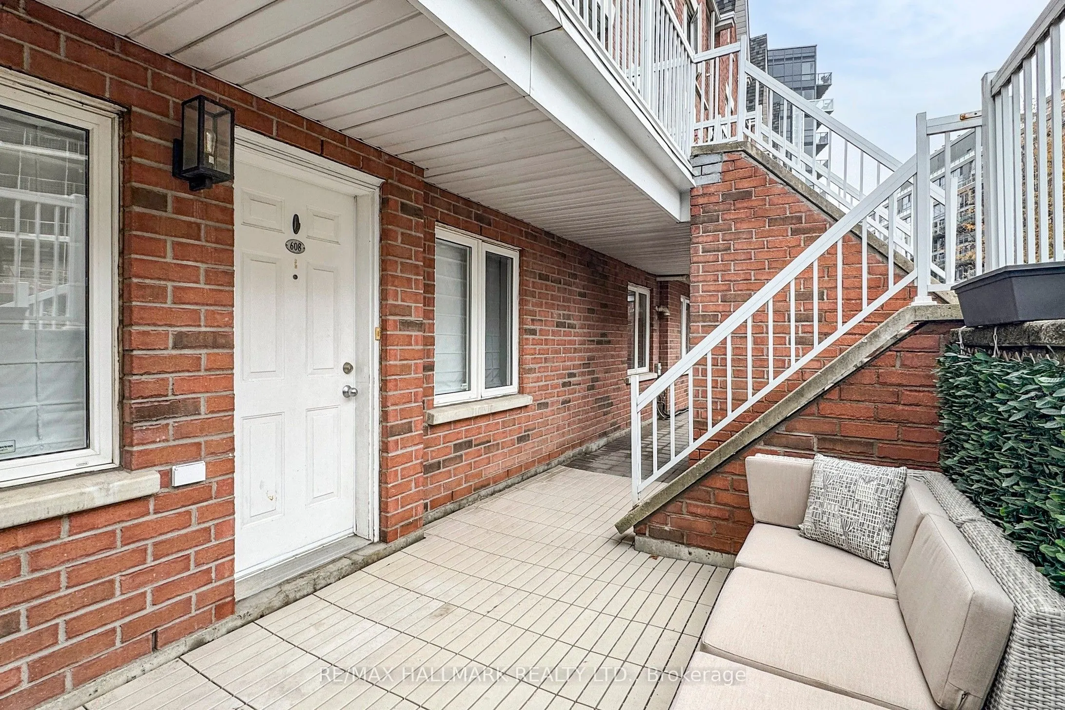 12 Sudbury Street, #608