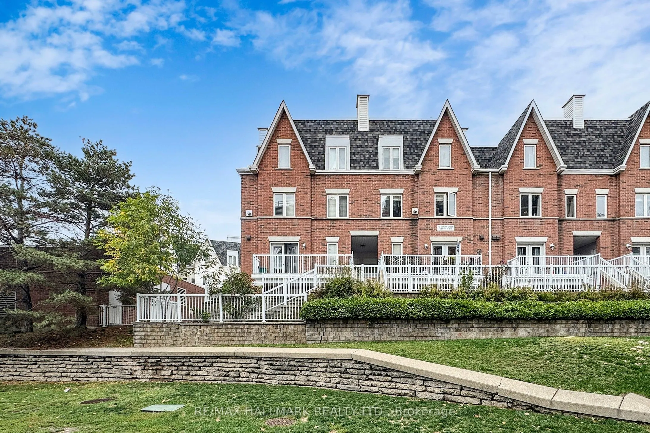 12 Sudbury Street, #608