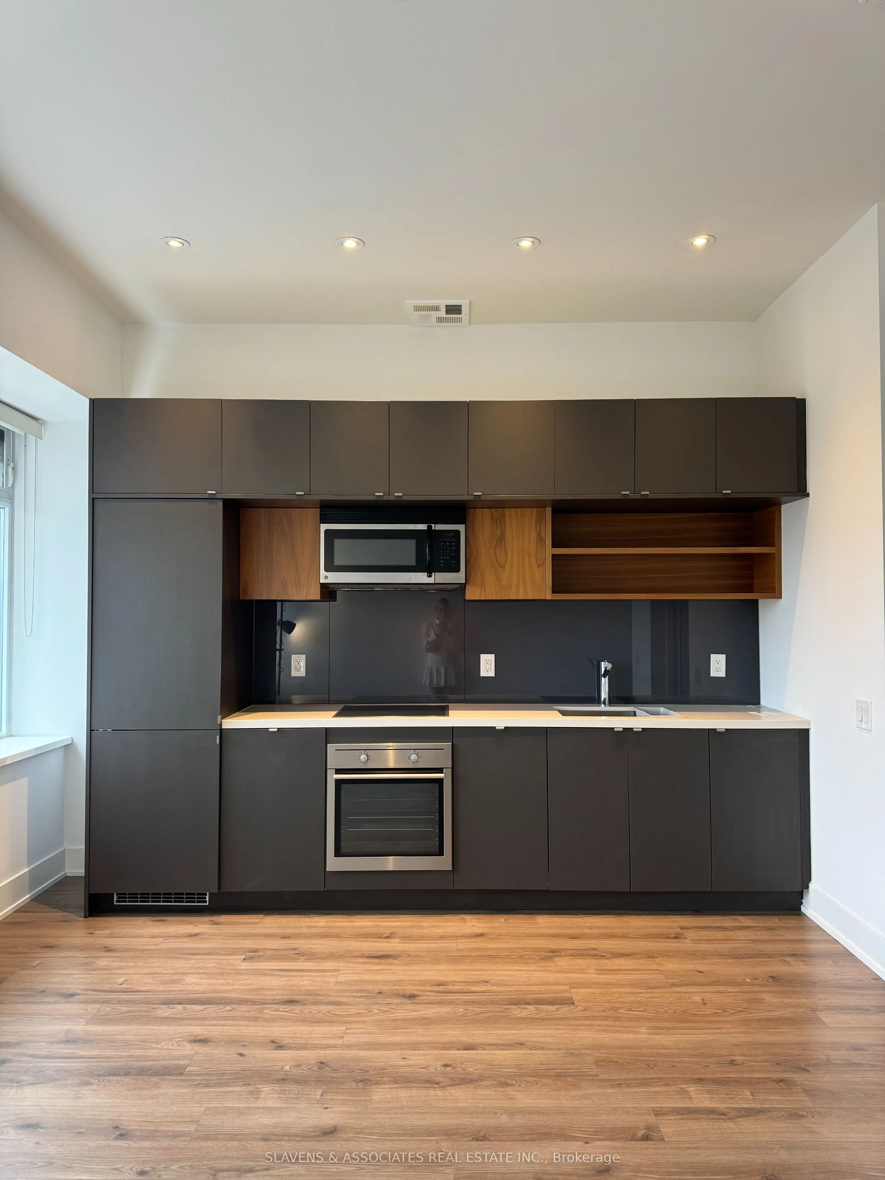 111 St Clair Avenue W, #416