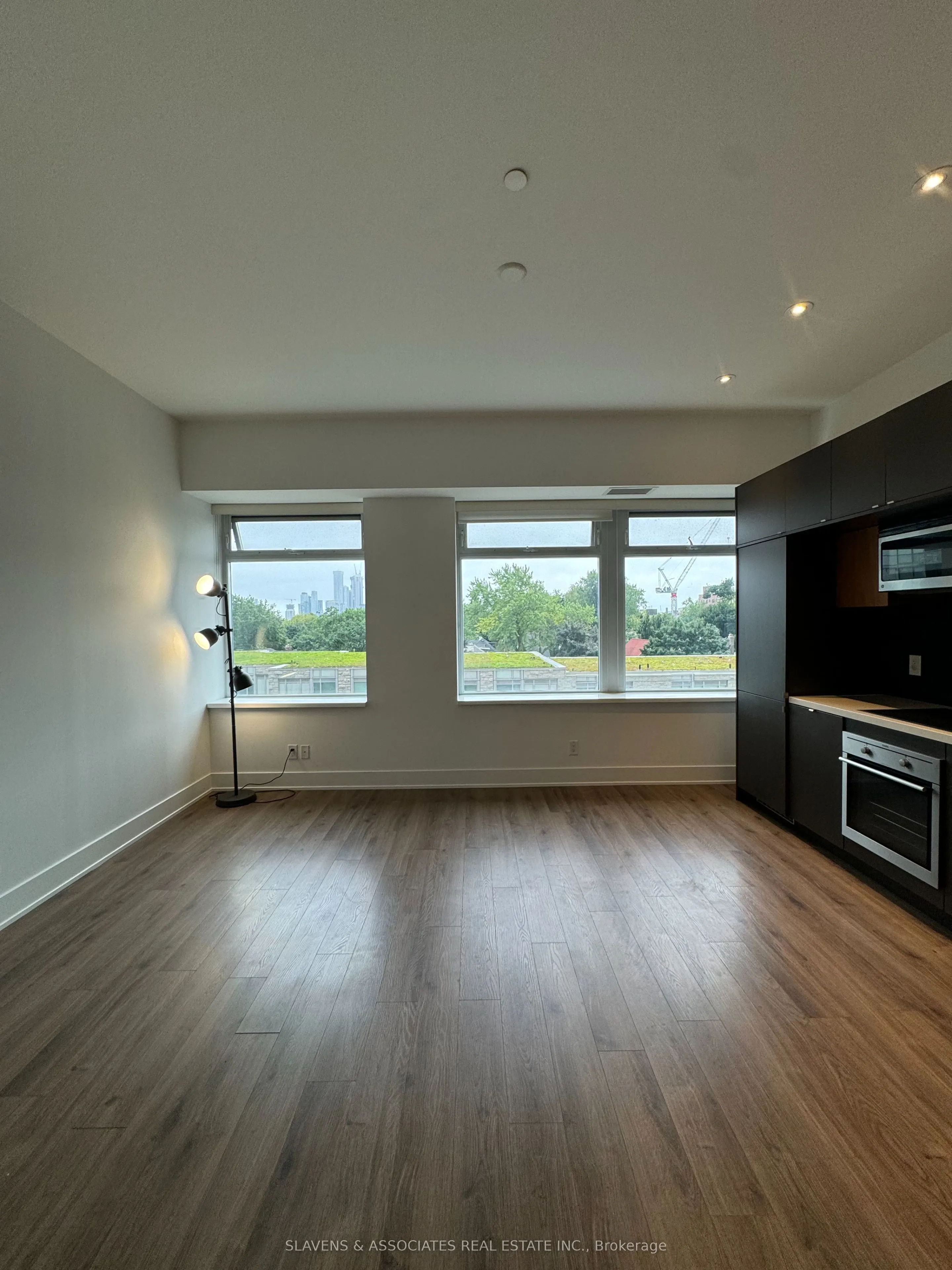 111 St Clair Avenue W, #416