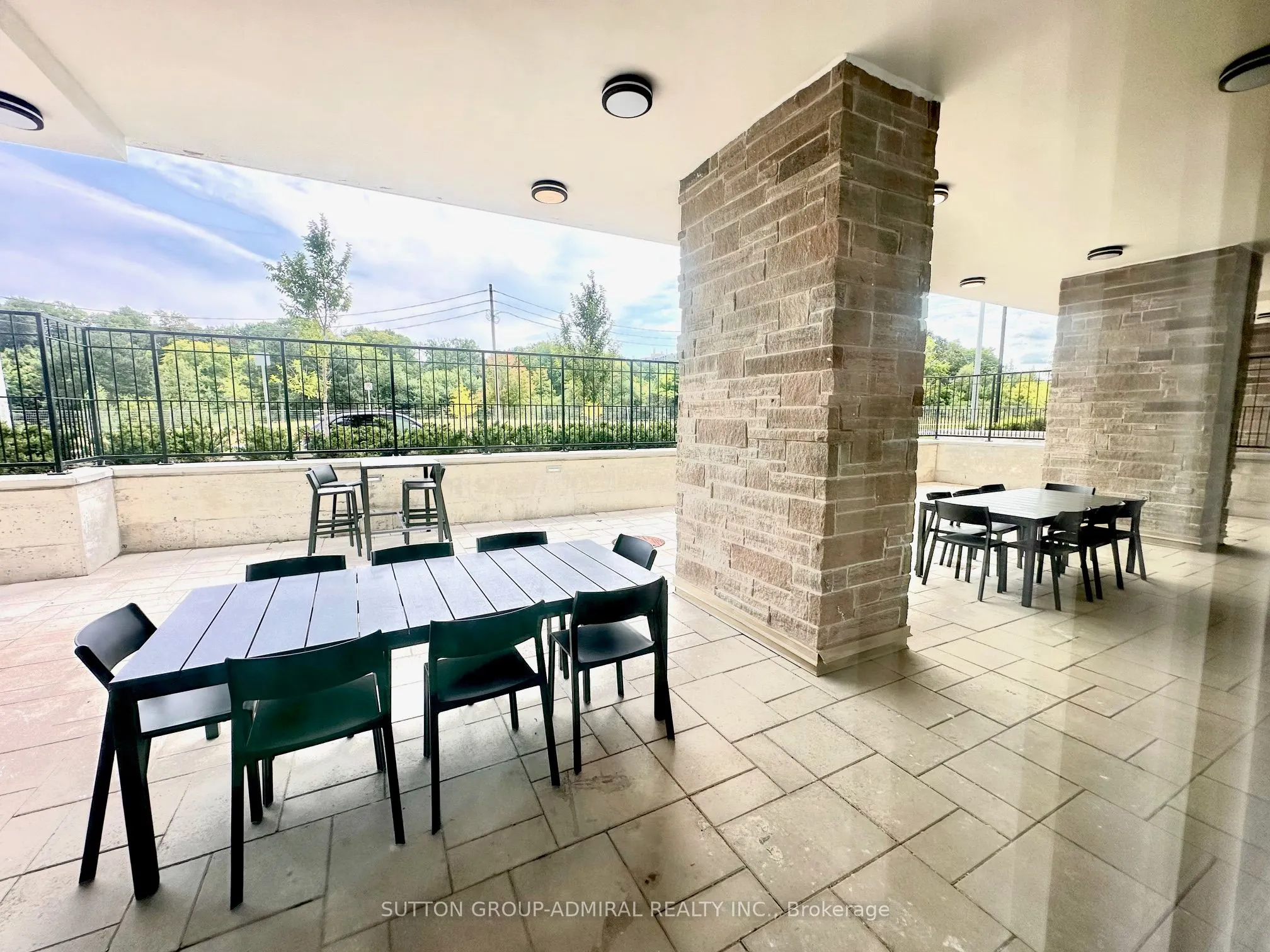 10 Deerlick Court, #302