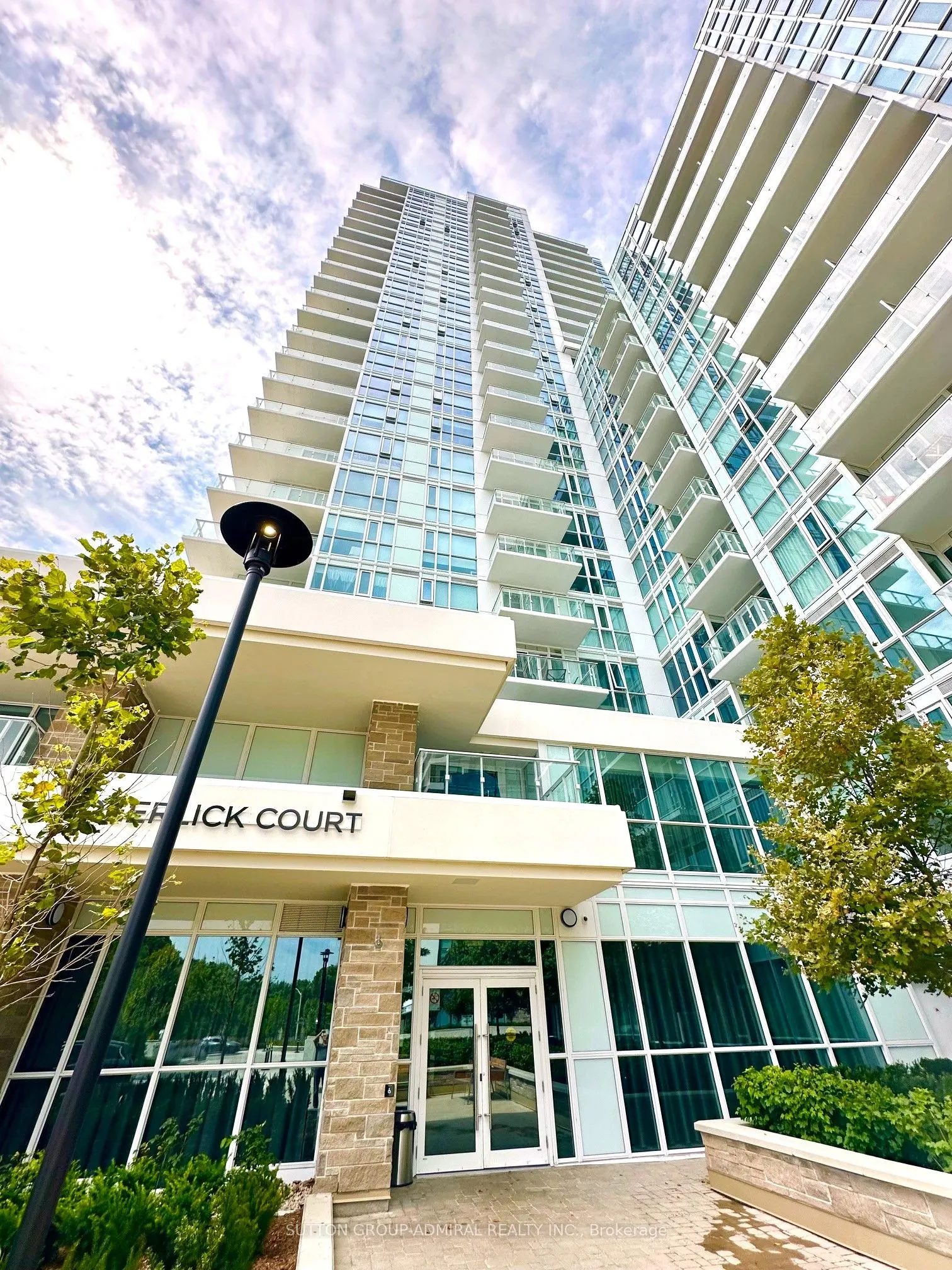 10 Deerlick Court, #302