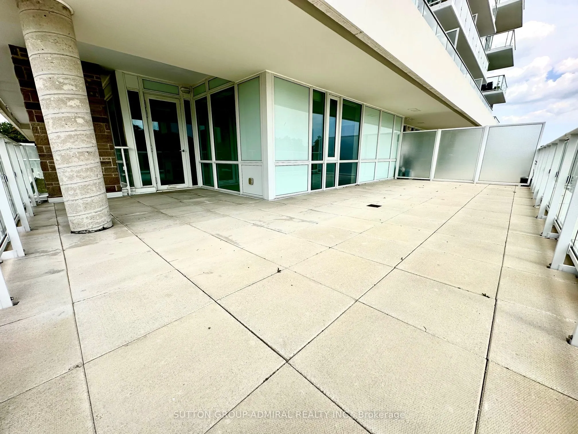 10 Deerlick Court, #302