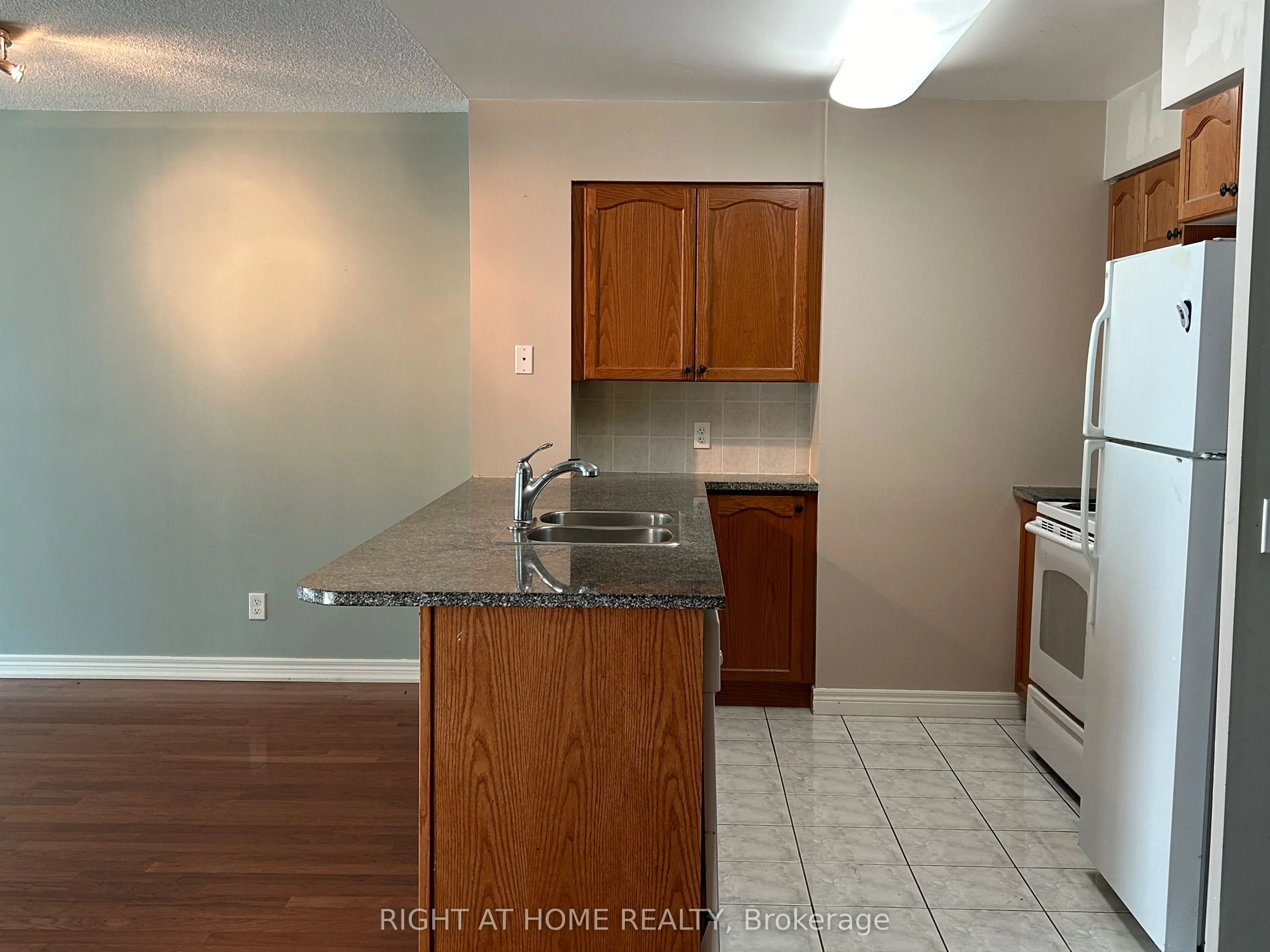 30 Grand Trunk Crescent, #1515