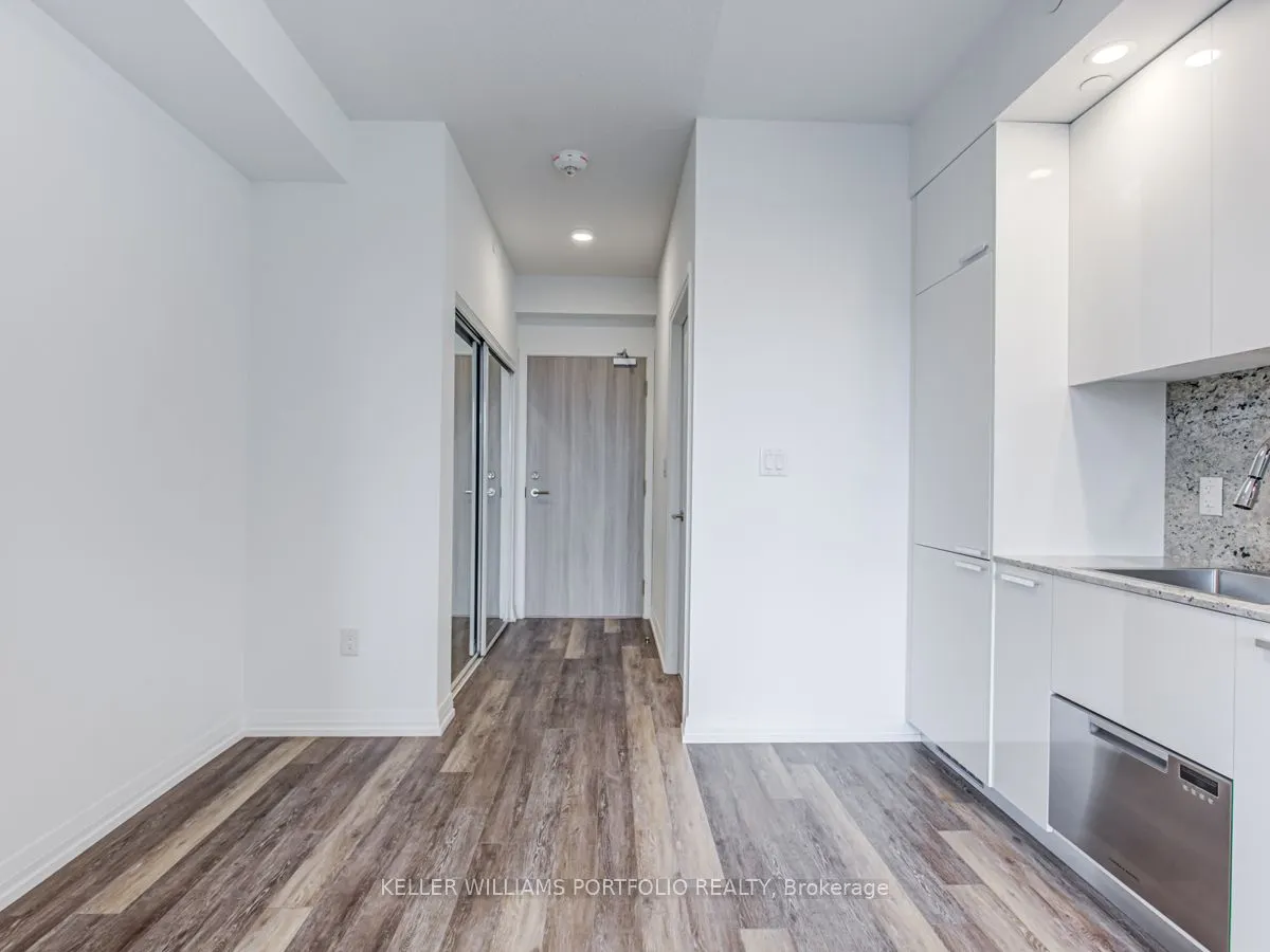 75 Canterbury Place, #709