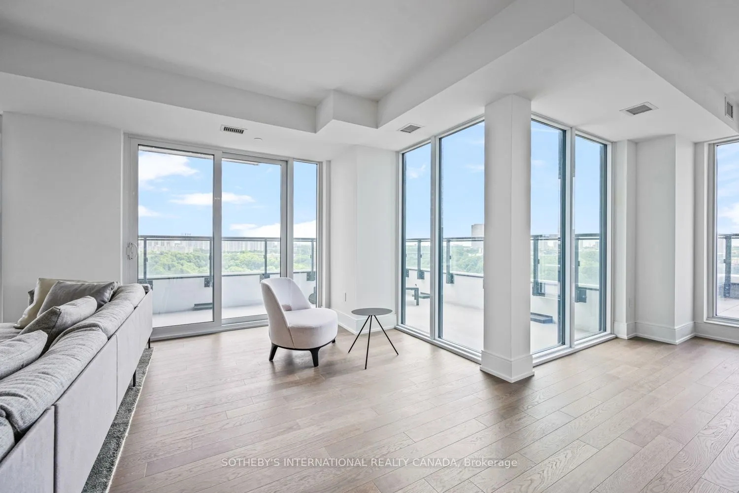 30 Inn on the Park Drive, #1109