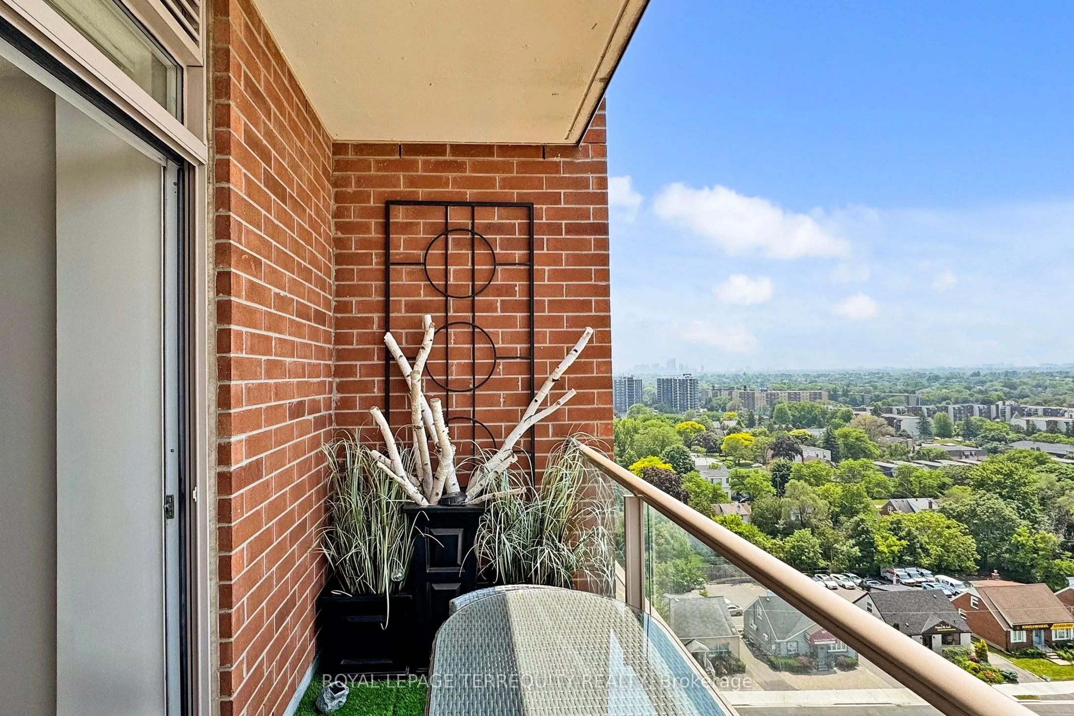 2 Clairtrell Road, #LPH 1