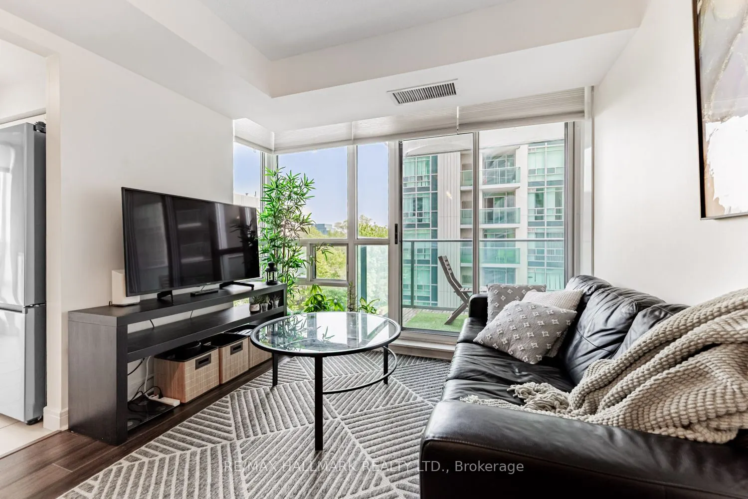 31 Bales Avenue, #610