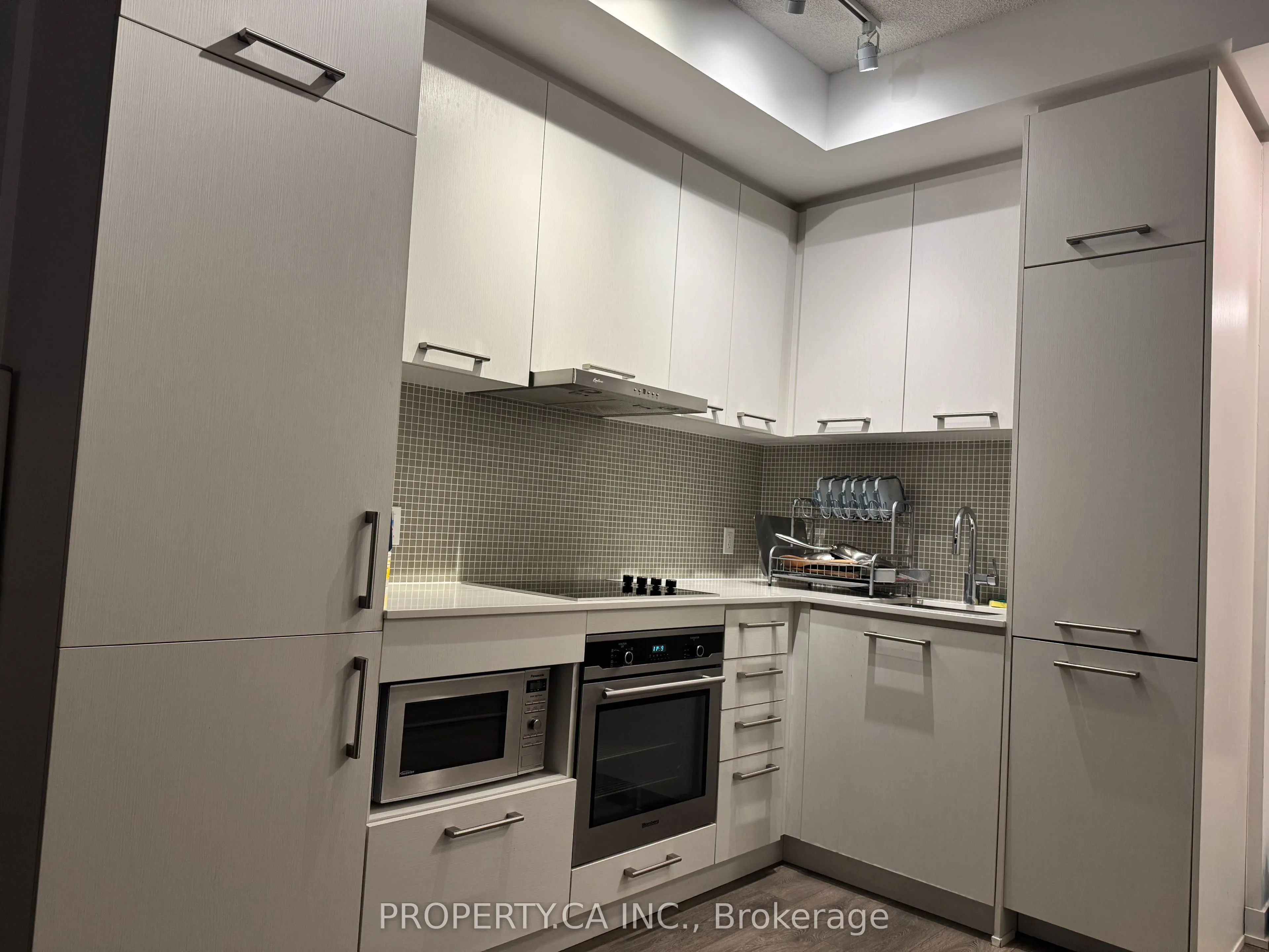 87 Peter Street, #3512