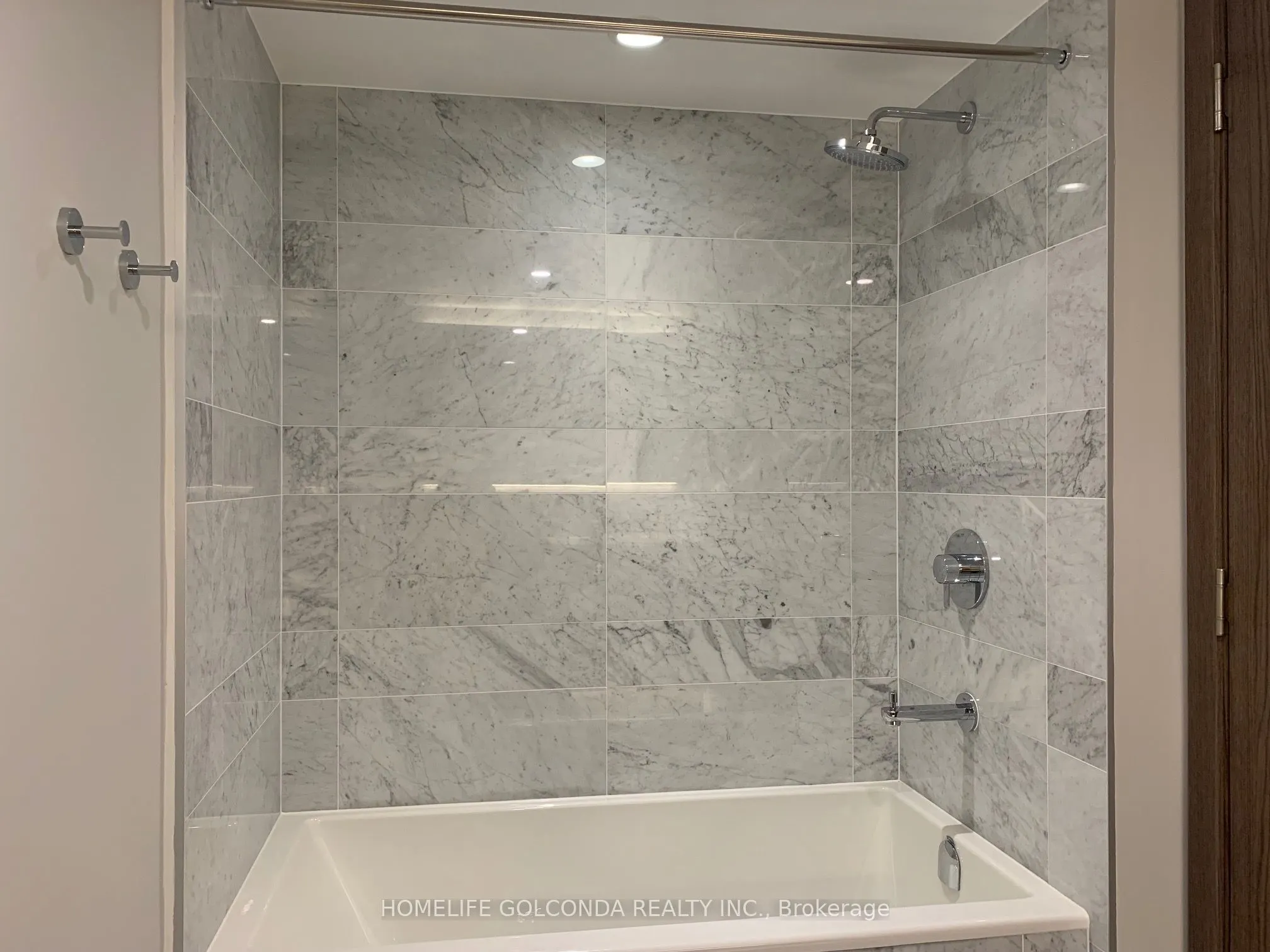 17 Bathurst Street