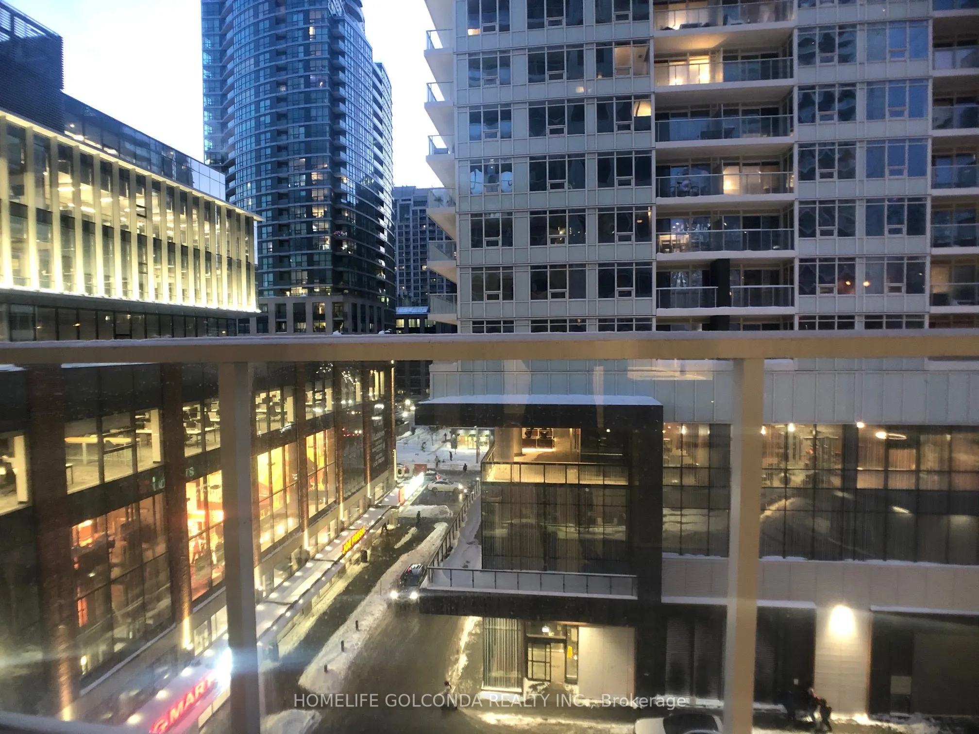 17 Bathurst Street