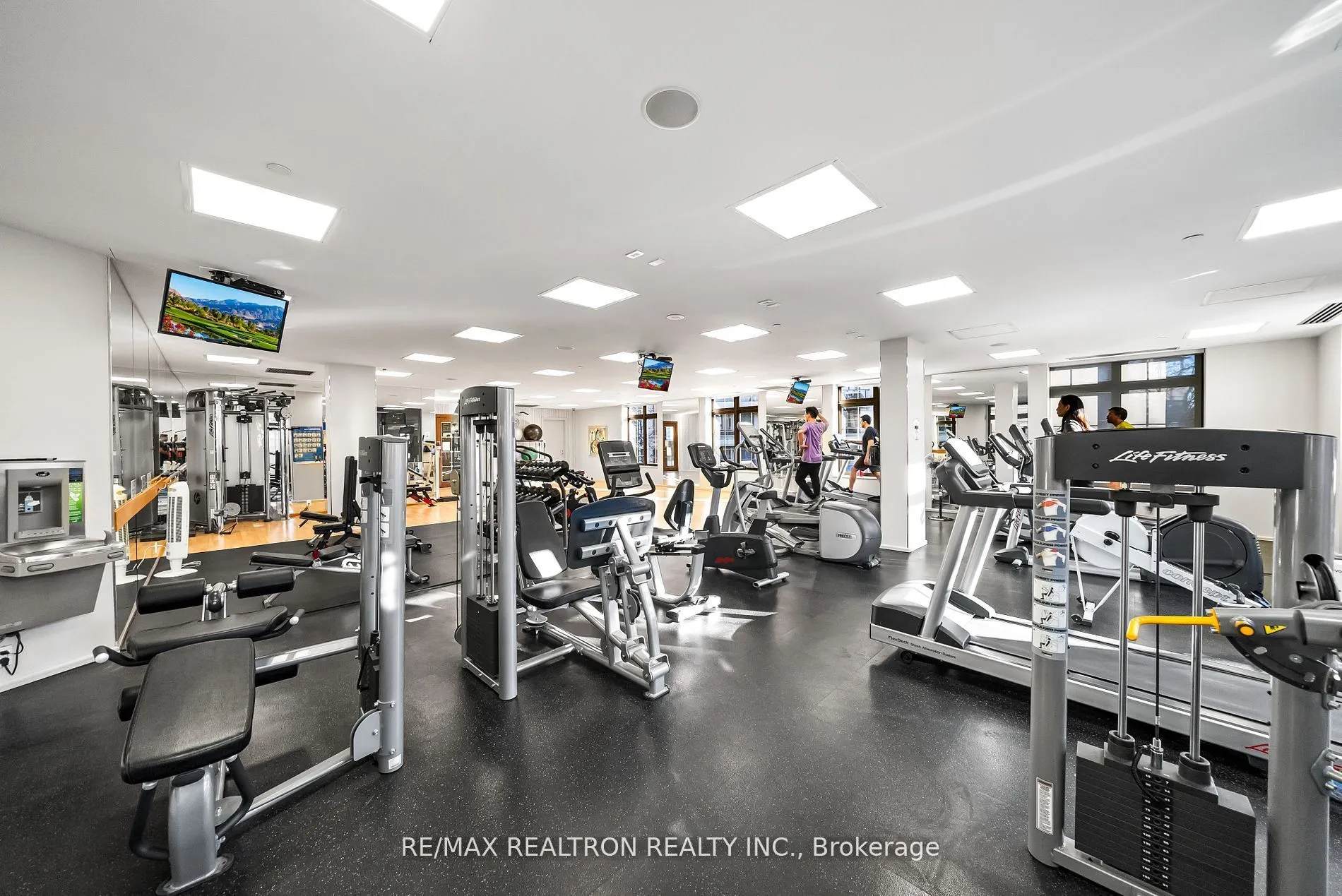 78 Harrison Garden Boulevard, #1607