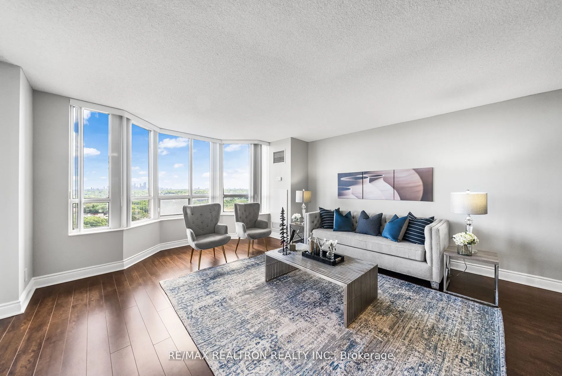 78 Harrison Garden Boulevard, #1607