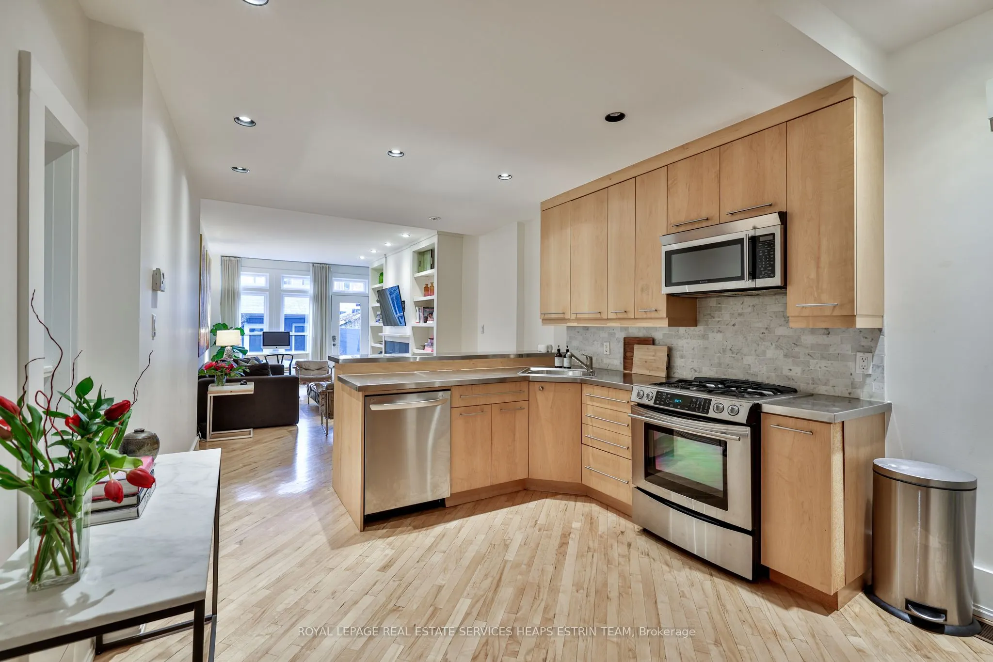 836 Manning Avenue