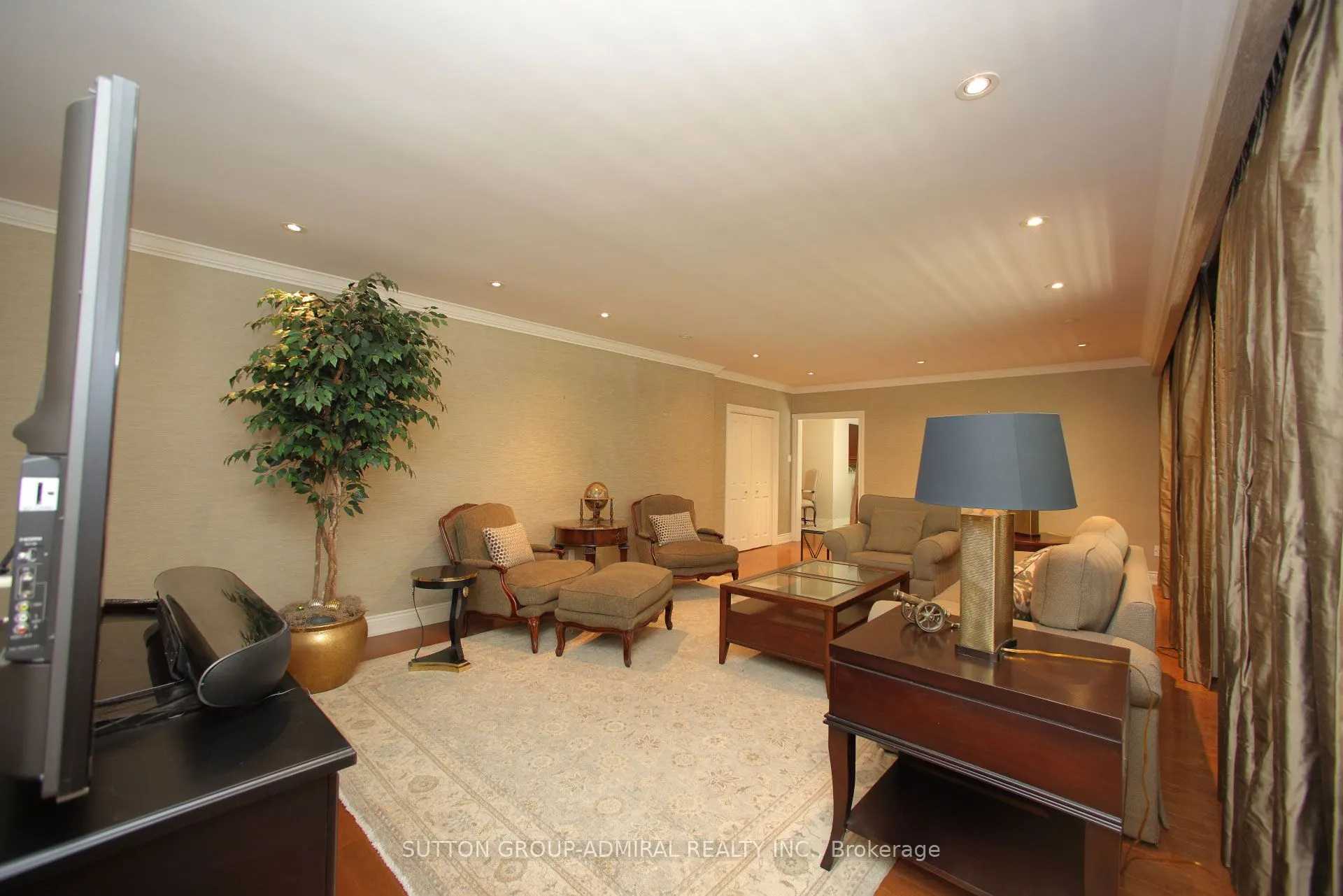 91 Forest Grove Drive
