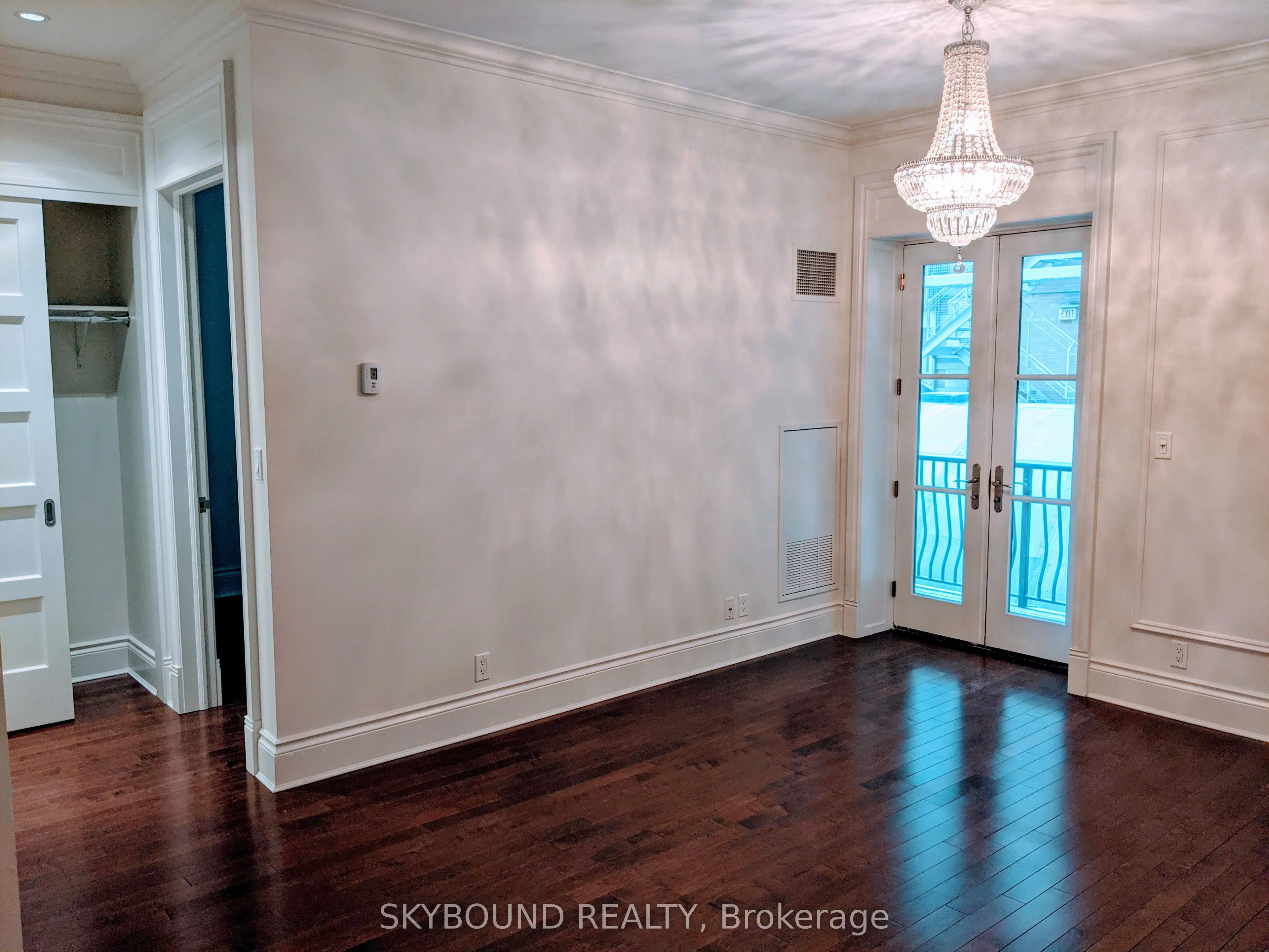 22 Leader Lane, #415