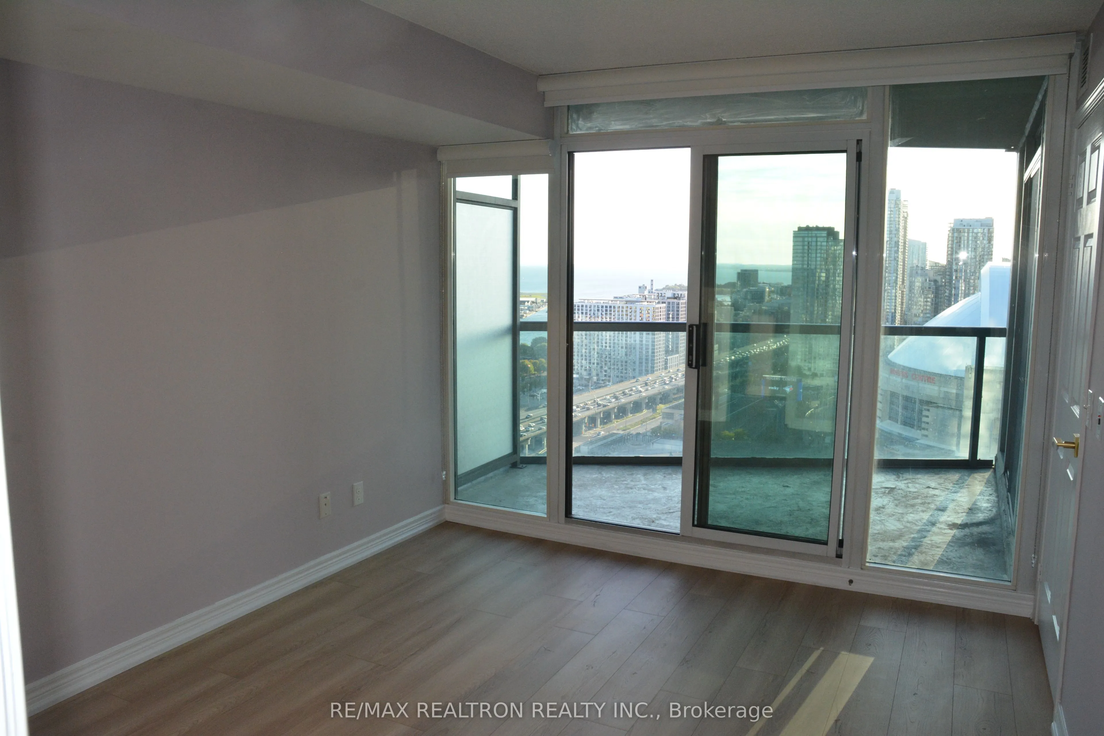30 Grand Trunk Crescent, #3701