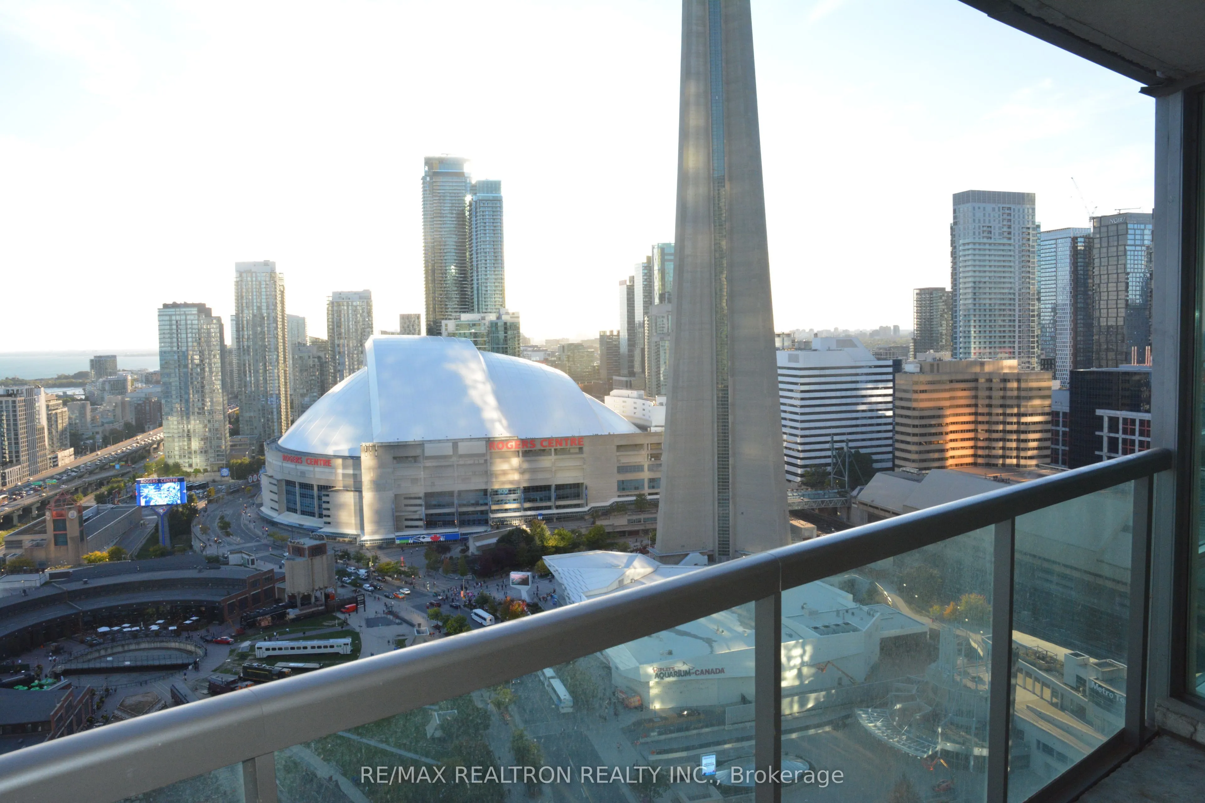 30 Grand Trunk Crescent, #3701