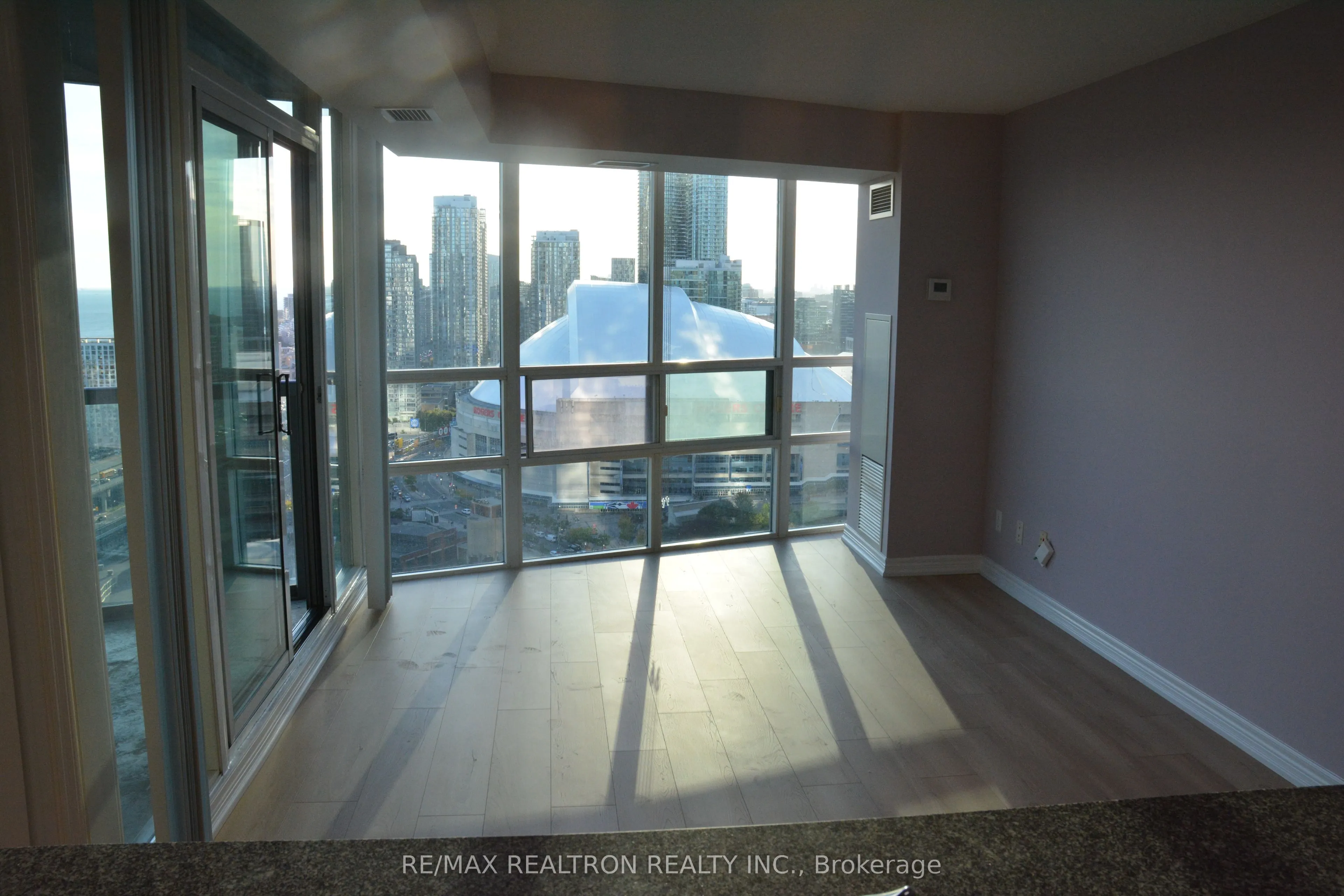 30 Grand Trunk Crescent, #3701