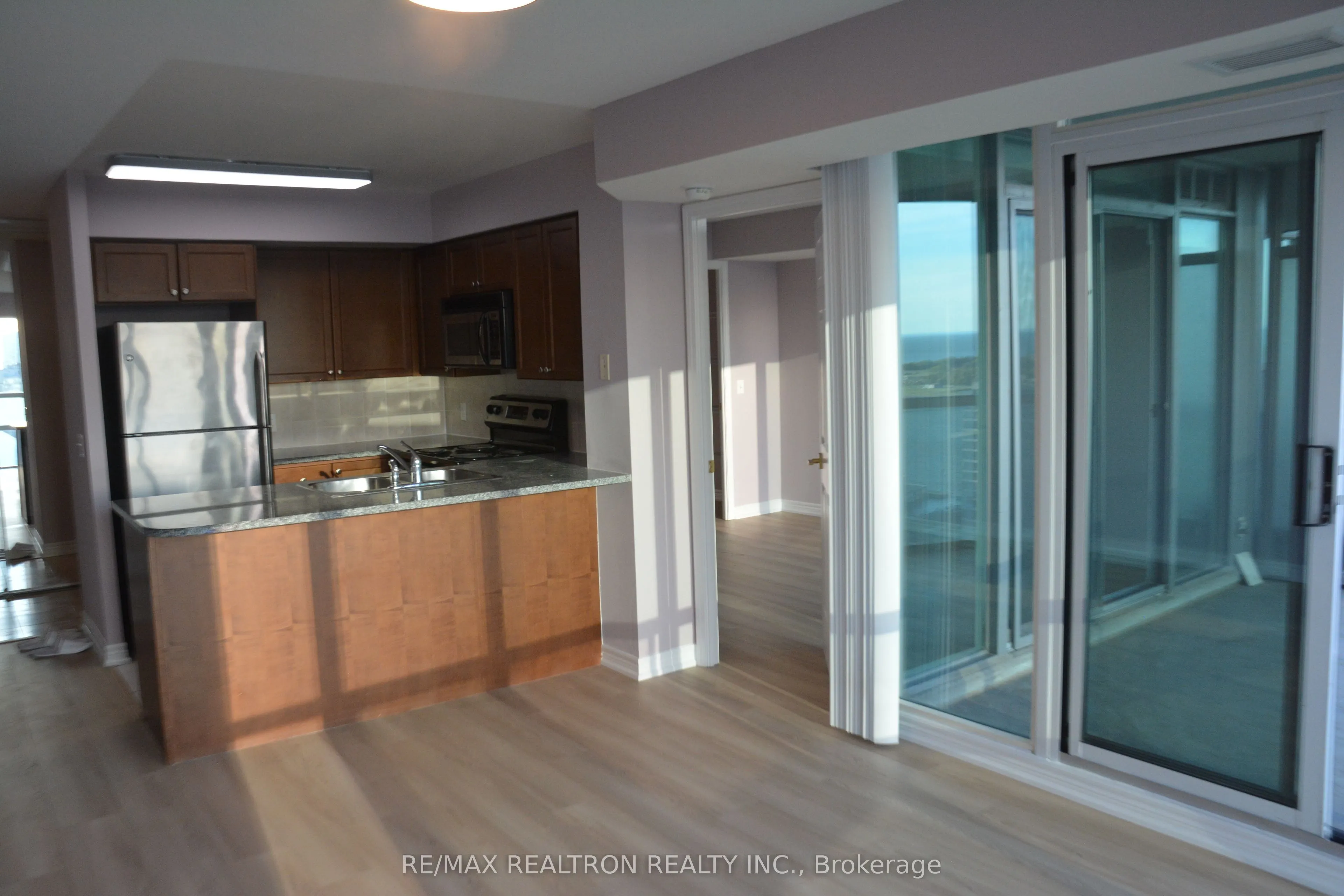 30 Grand Trunk Crescent, #3701