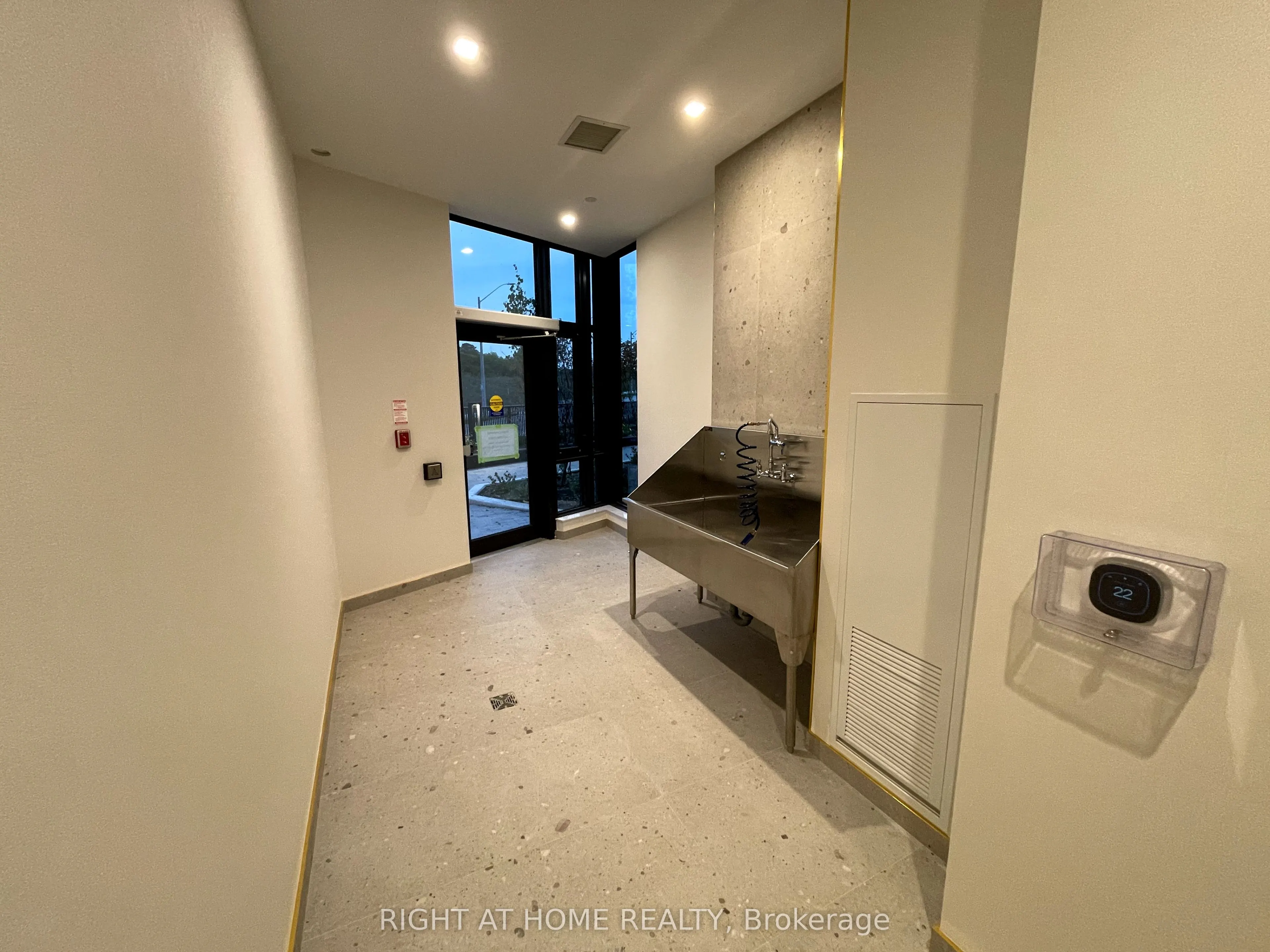 1 Kyle Lowry Road, #323