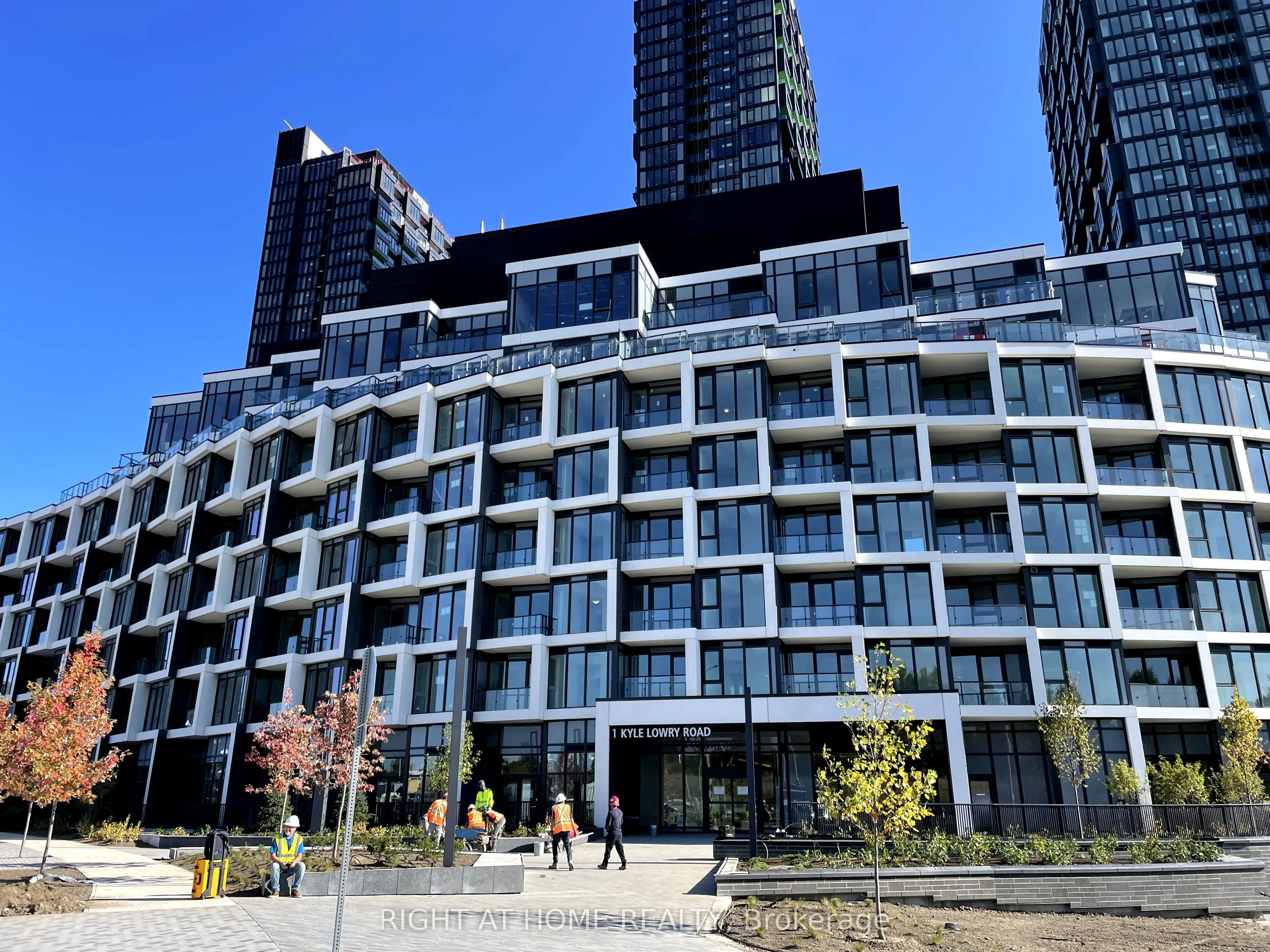 1 Kyle Lowry Road, #323