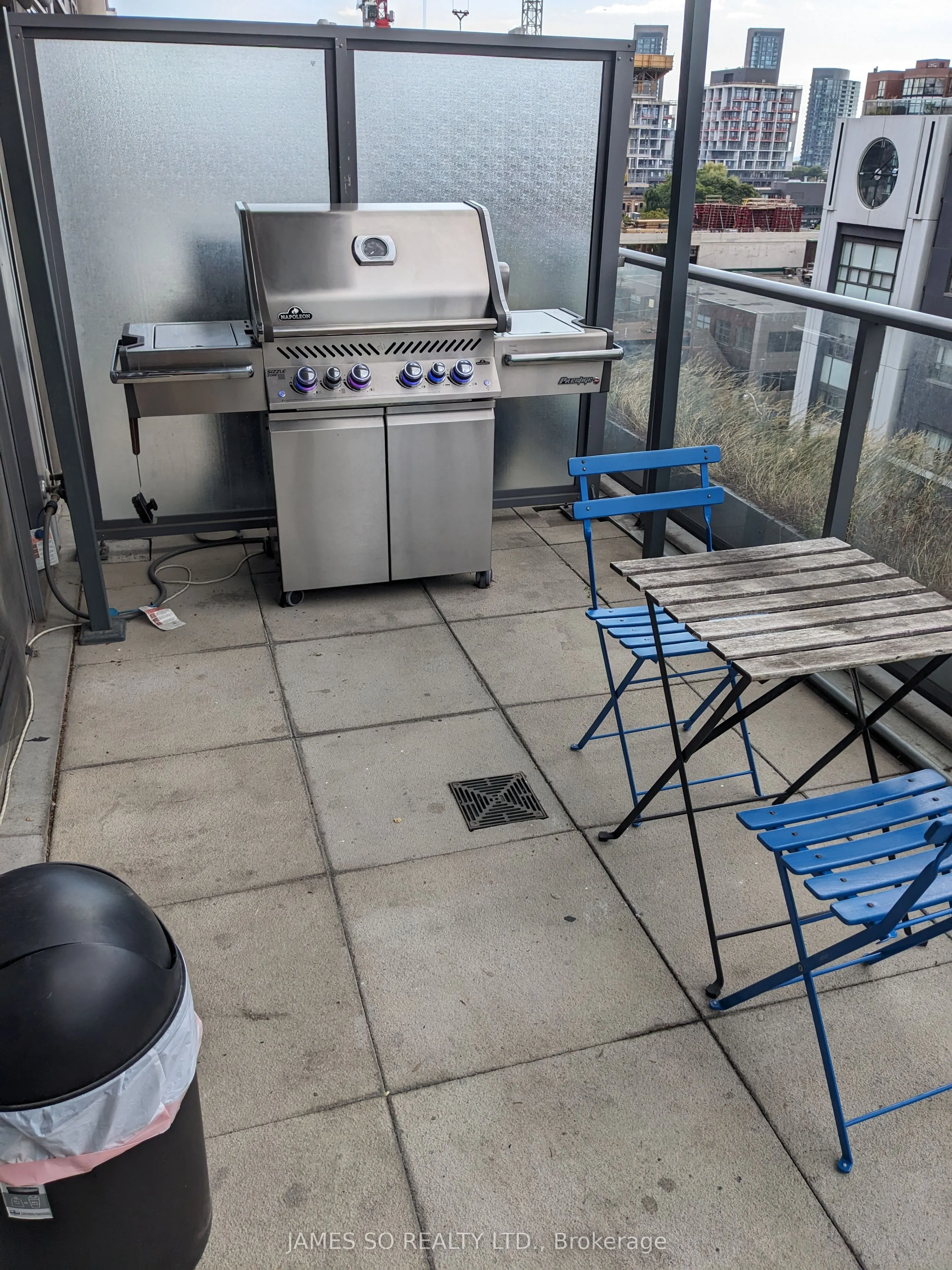 95 Bathurst Street, #723