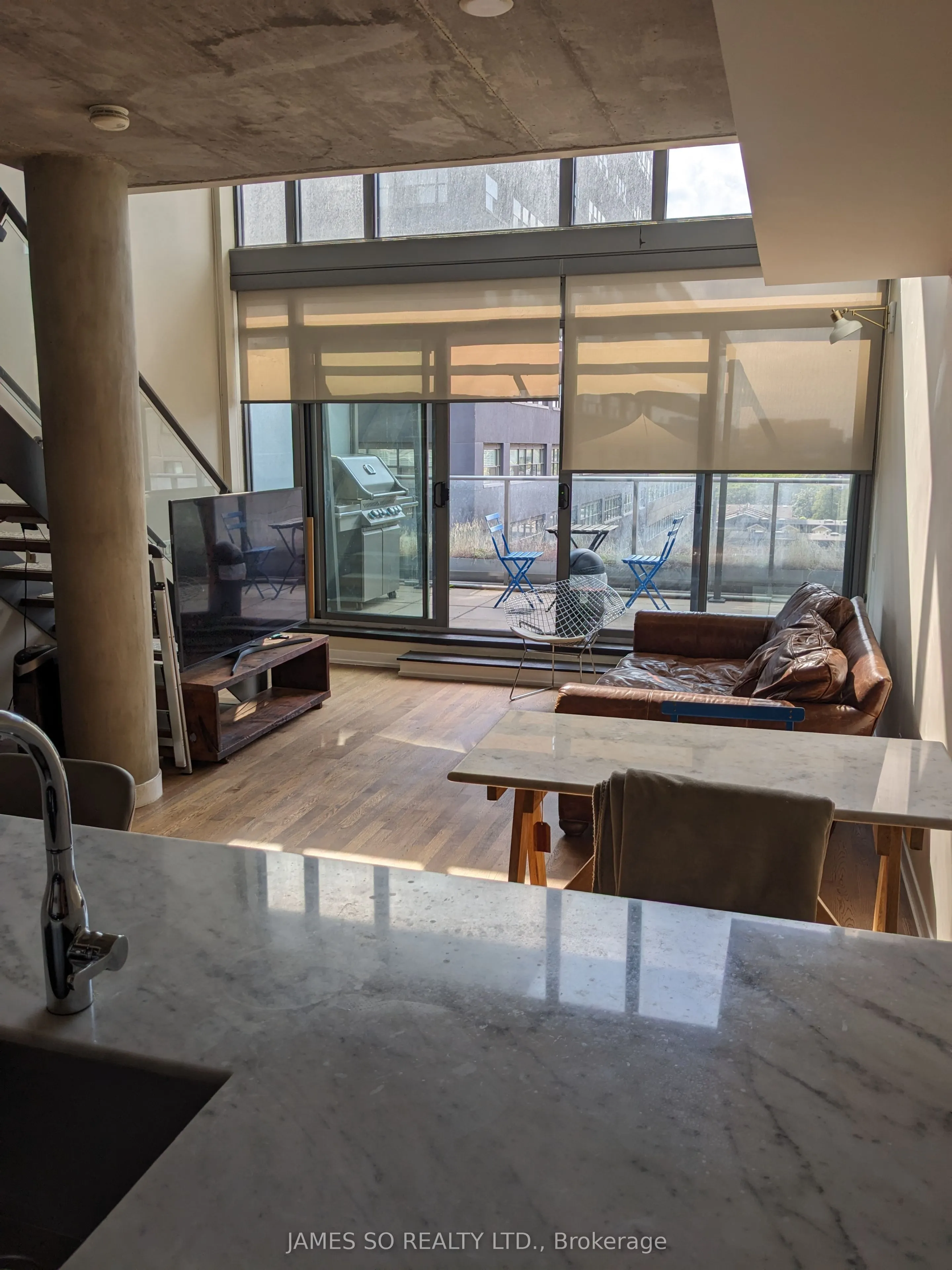 95 Bathurst Street, #723