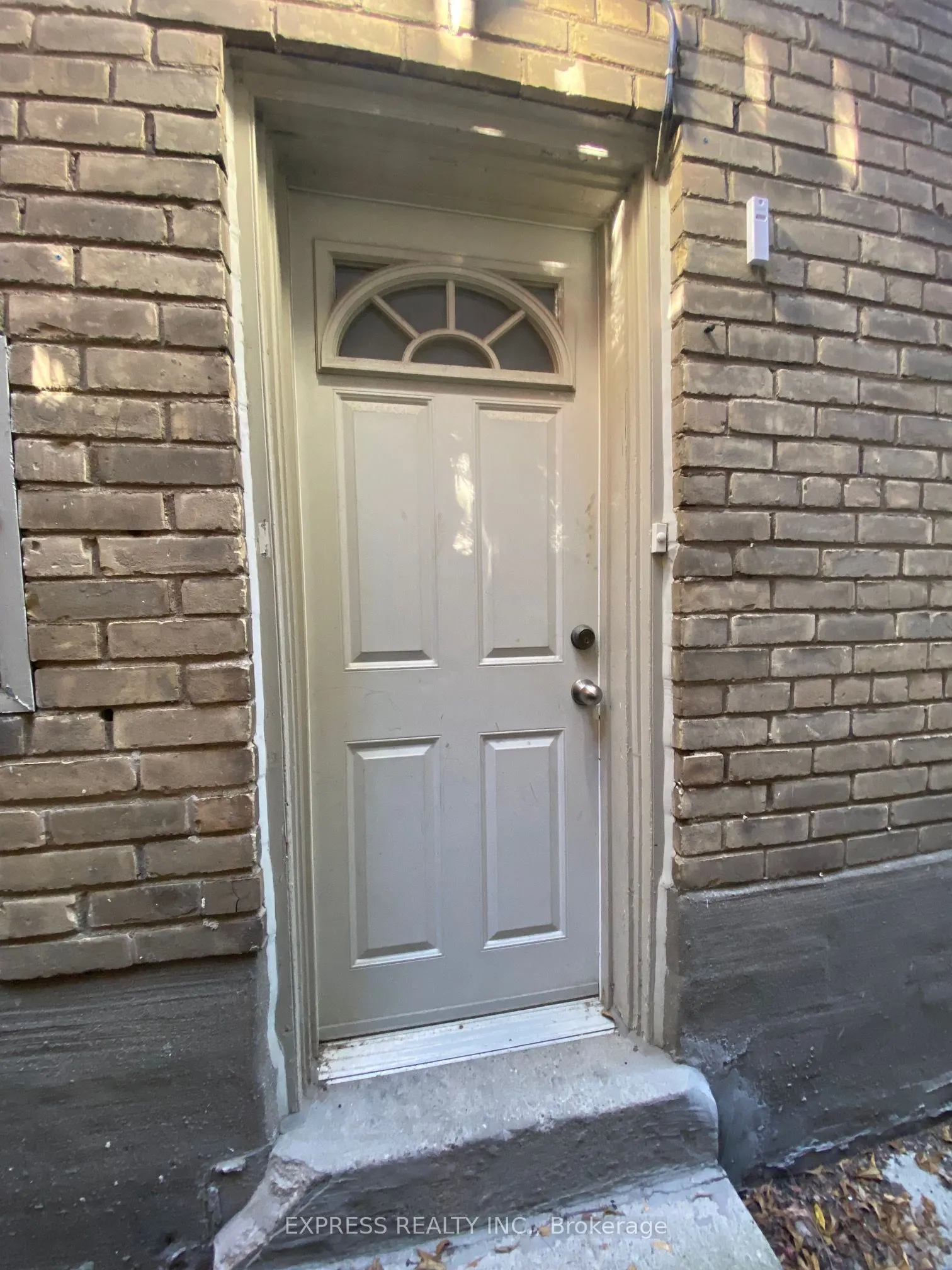 1328 Avenue Road, #Lower