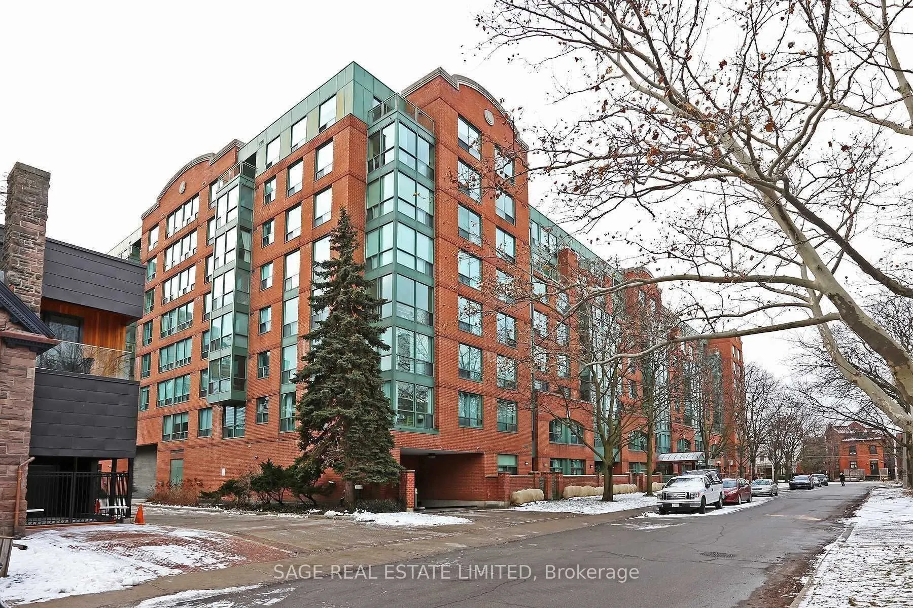 95 Prince Arthur Avenue, #813