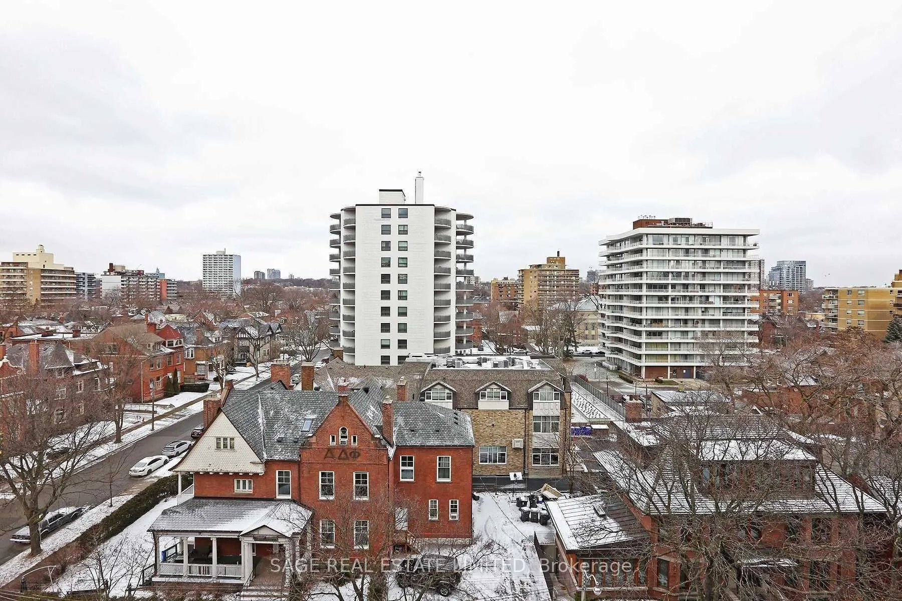95 Prince Arthur Avenue, #813