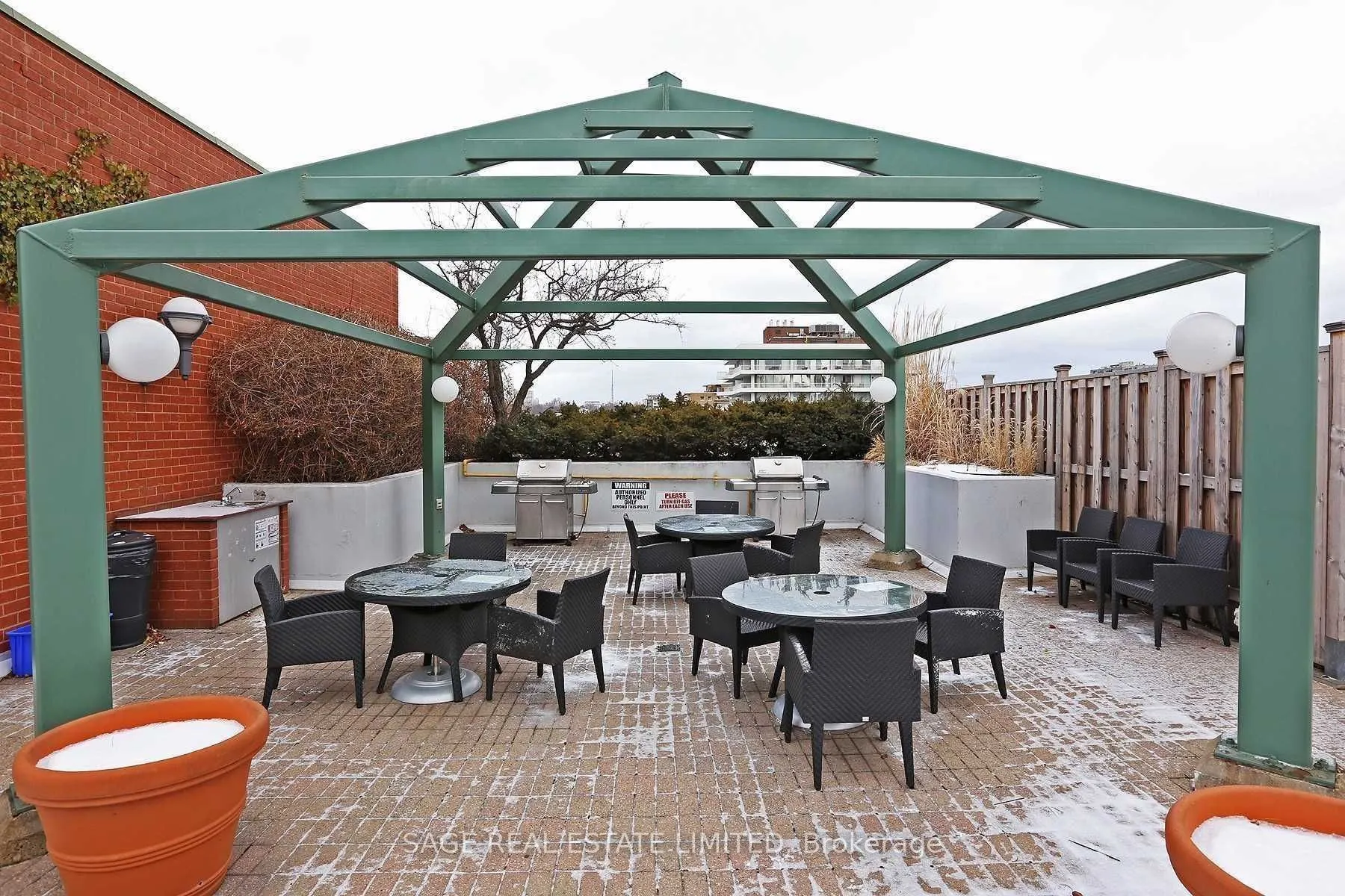 95 Prince Arthur Avenue, #813