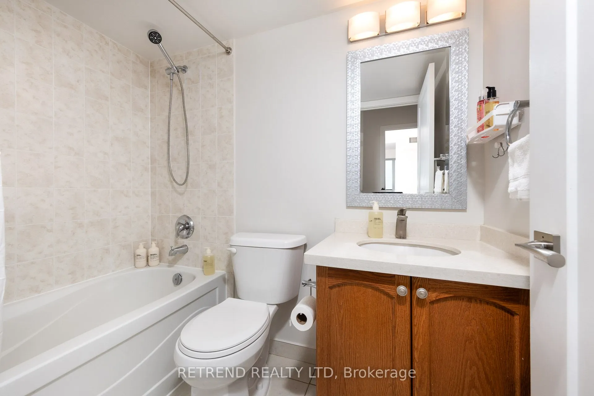 18 Spring Garden Avenue, #907