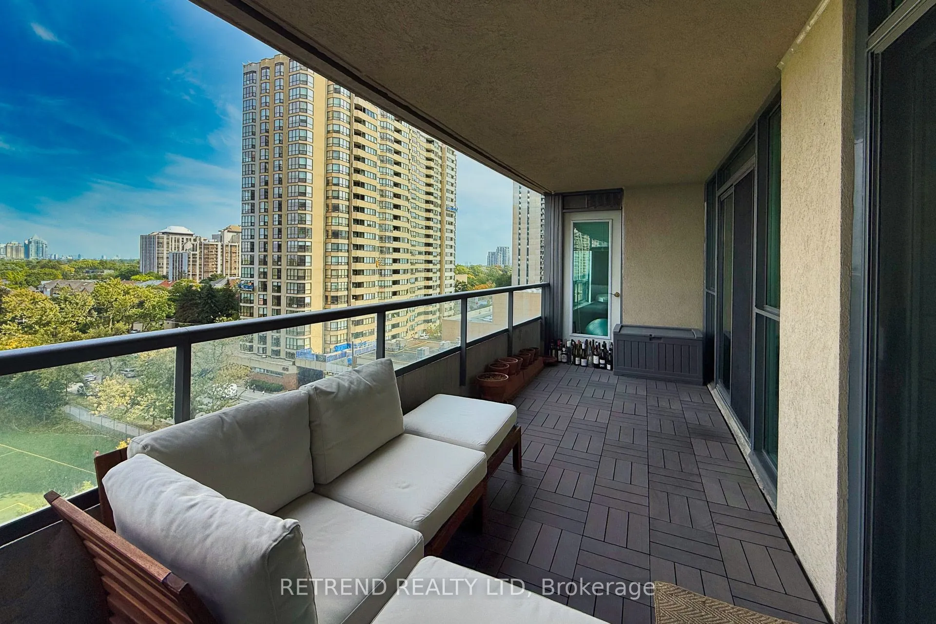 18 Spring Garden Avenue, #907