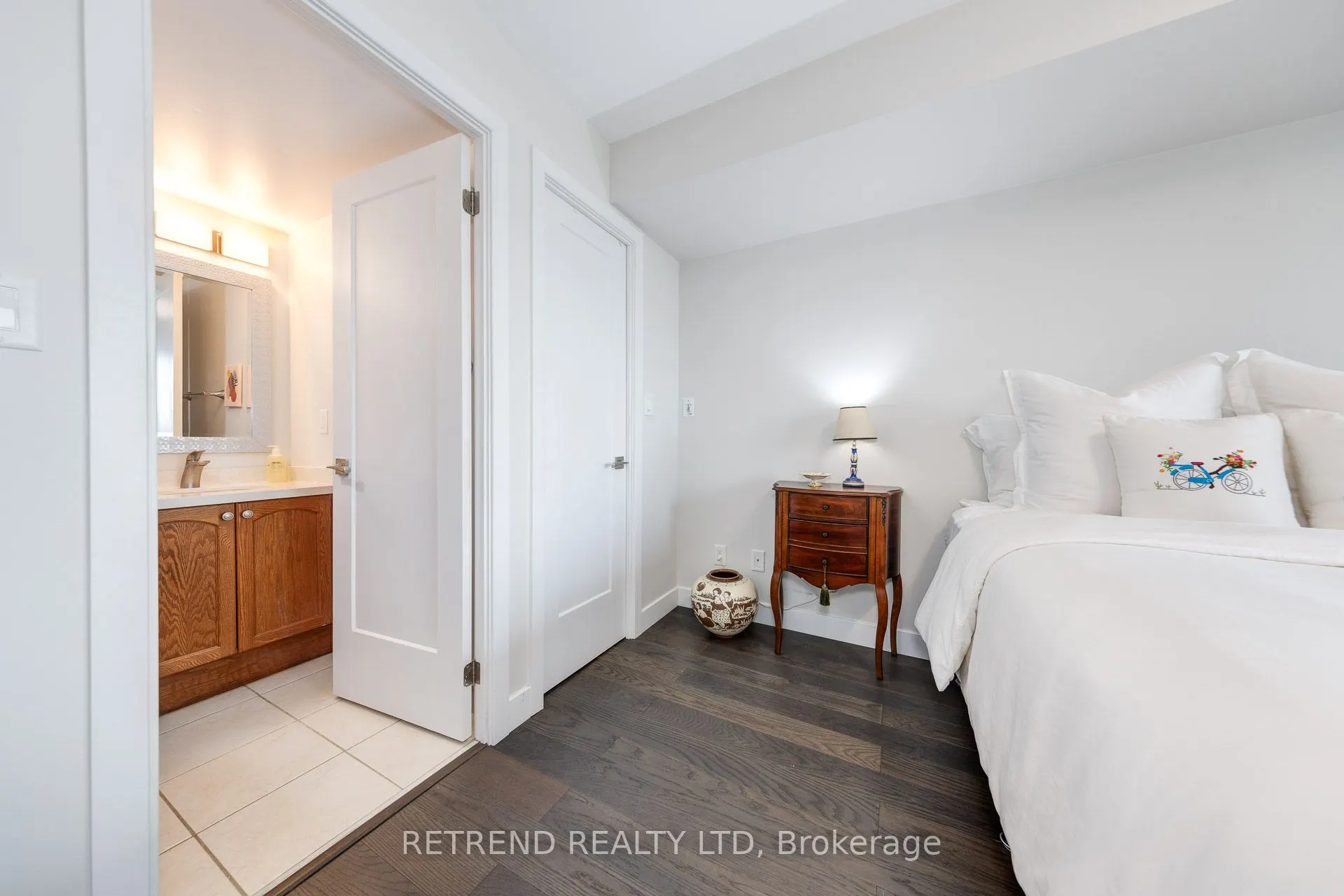 18 Spring Garden Avenue, #907