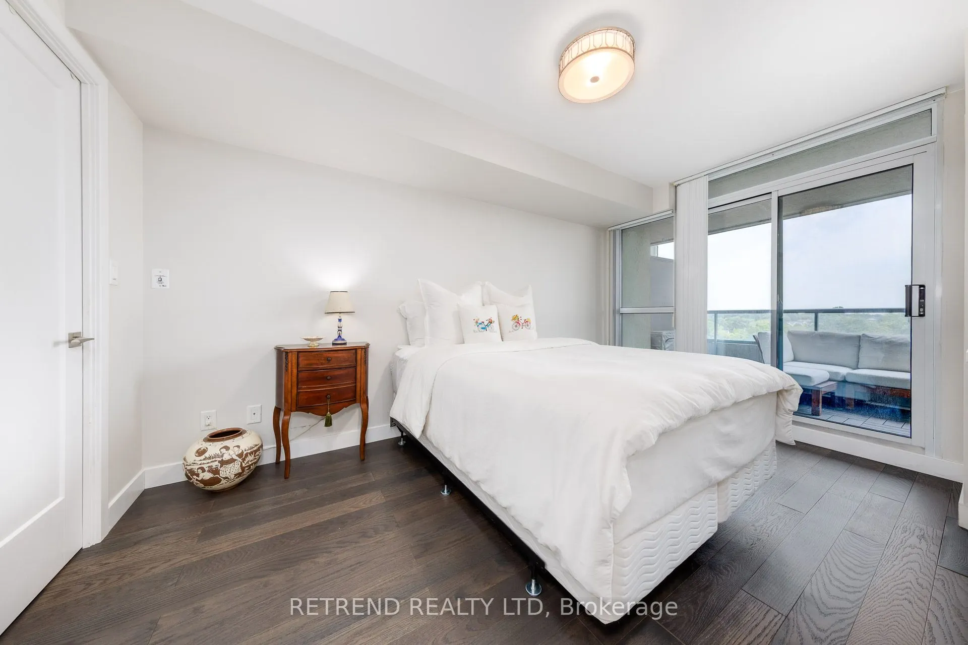 18 Spring Garden Avenue, #907