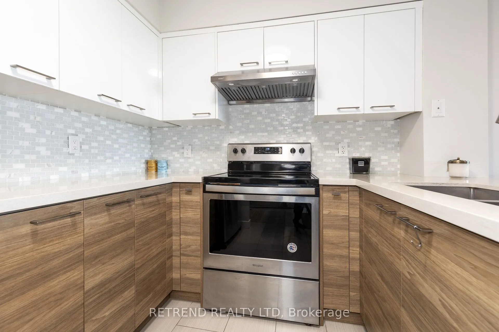 18 Spring Garden Avenue, #907