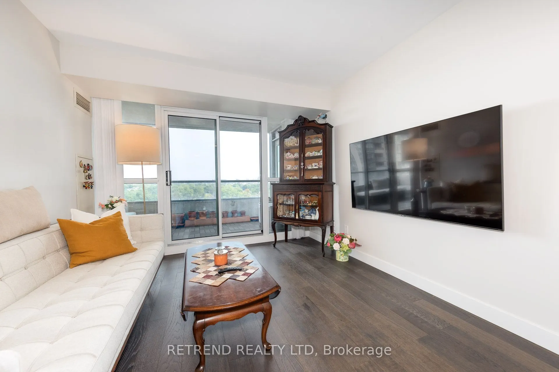 18 Spring Garden Avenue, #907