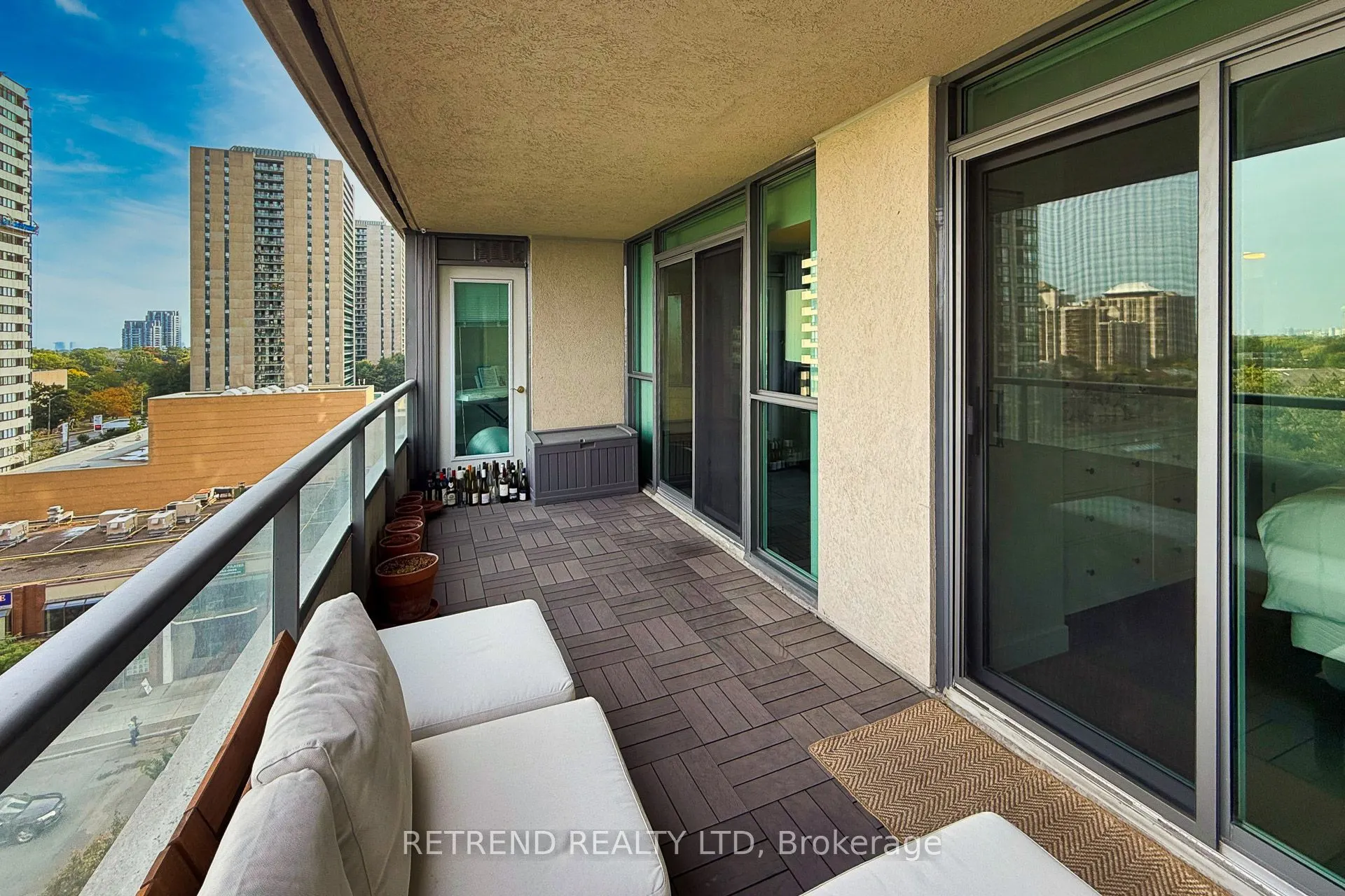 18 Spring Garden Avenue, #907