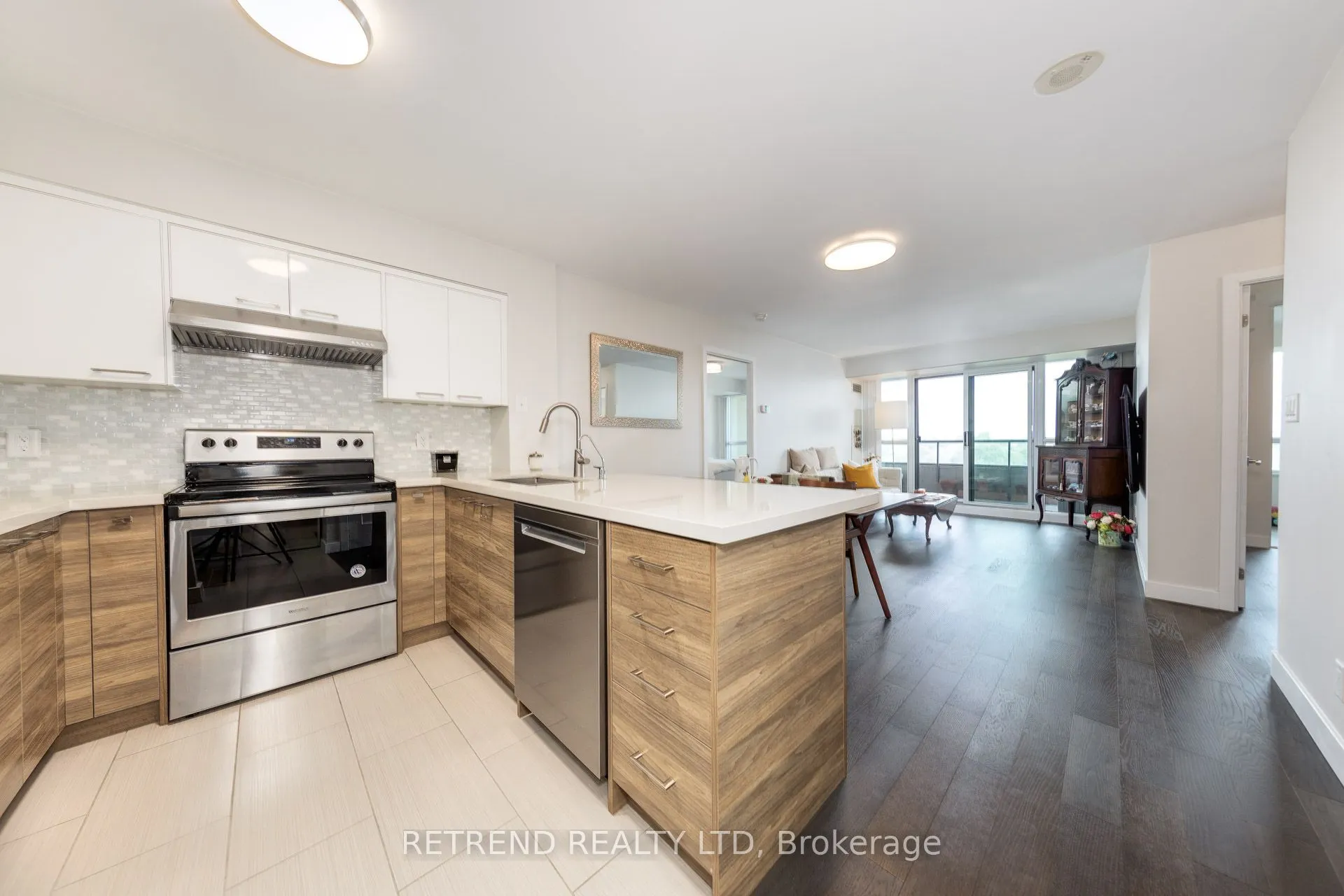 18 Spring Garden Avenue, #907
