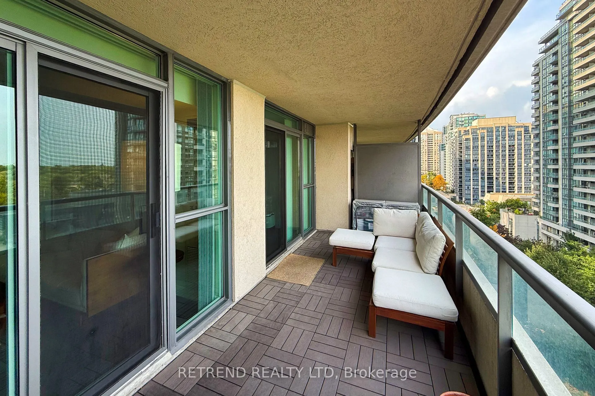 18 Spring Garden Avenue, #907