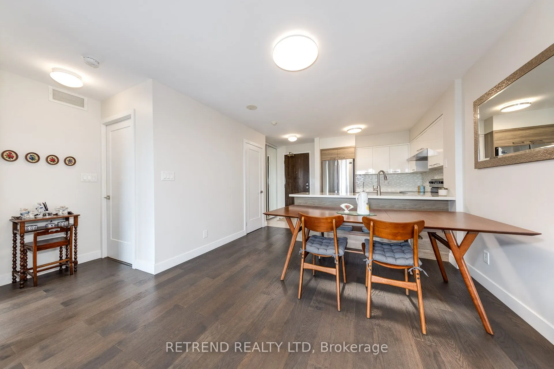 18 Spring Garden Avenue, #907