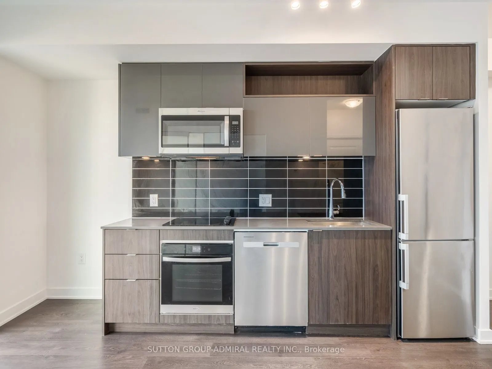 100 Dalhousie Street, #906