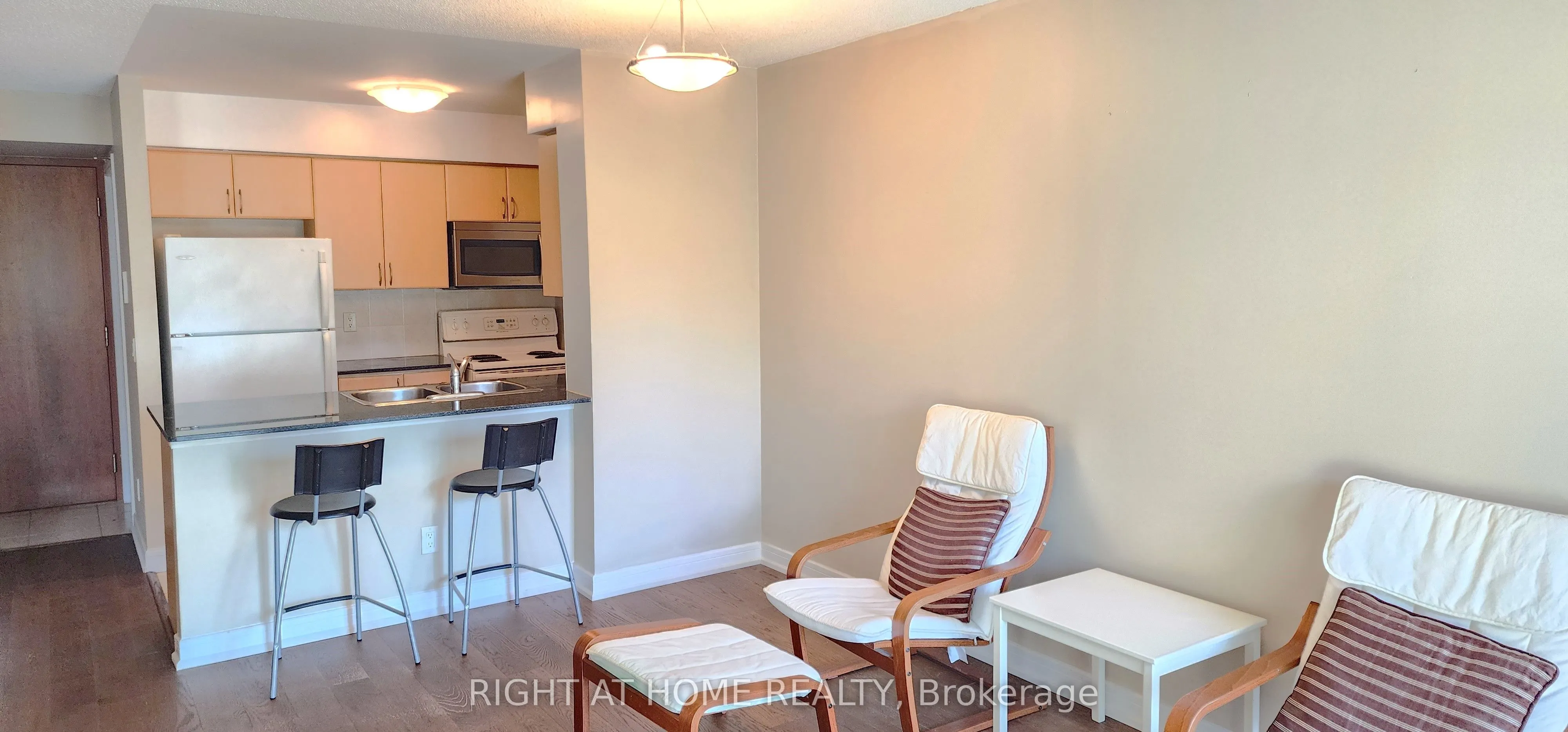 35 Bales Avenue, #312